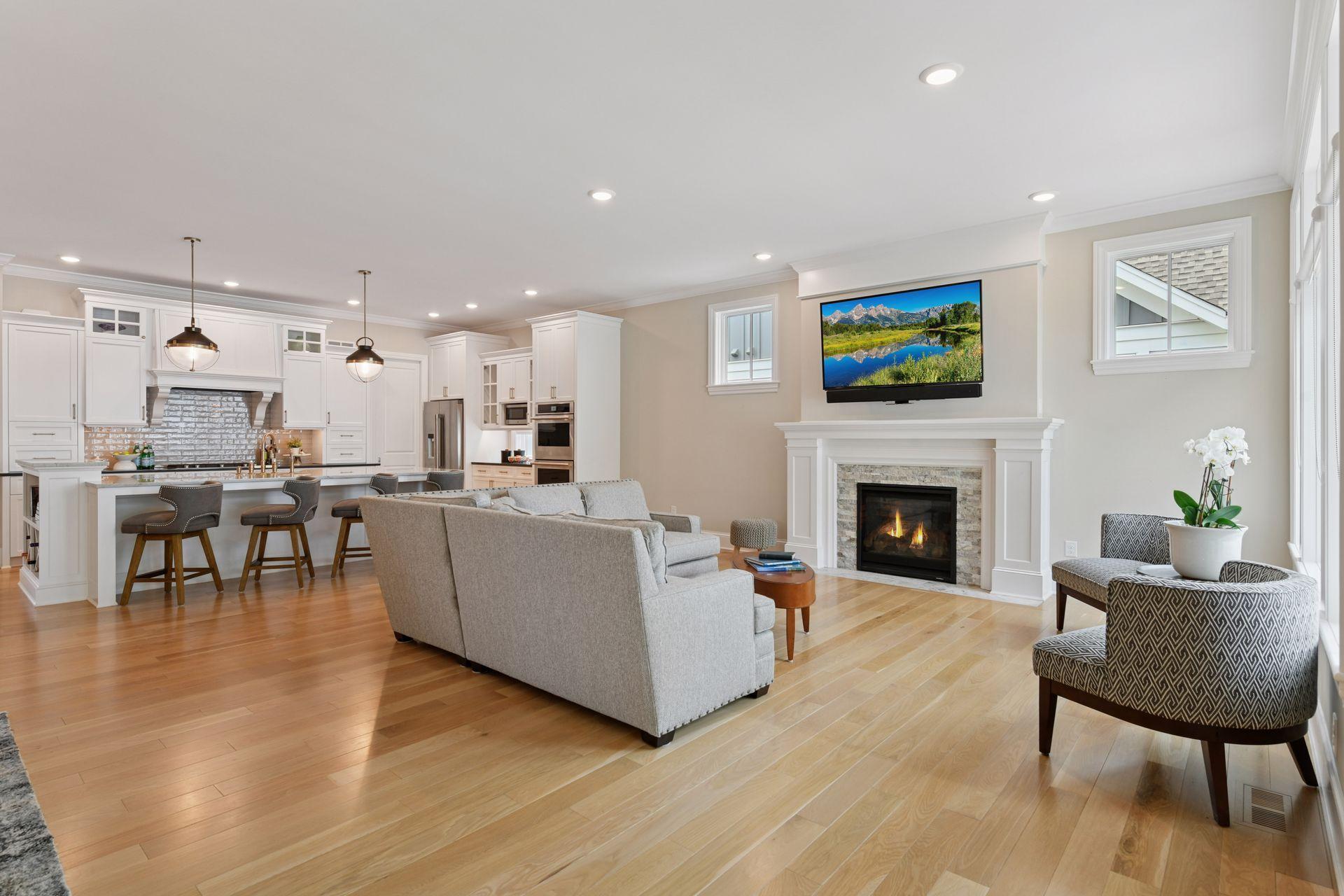 155 Lakeshore Circle