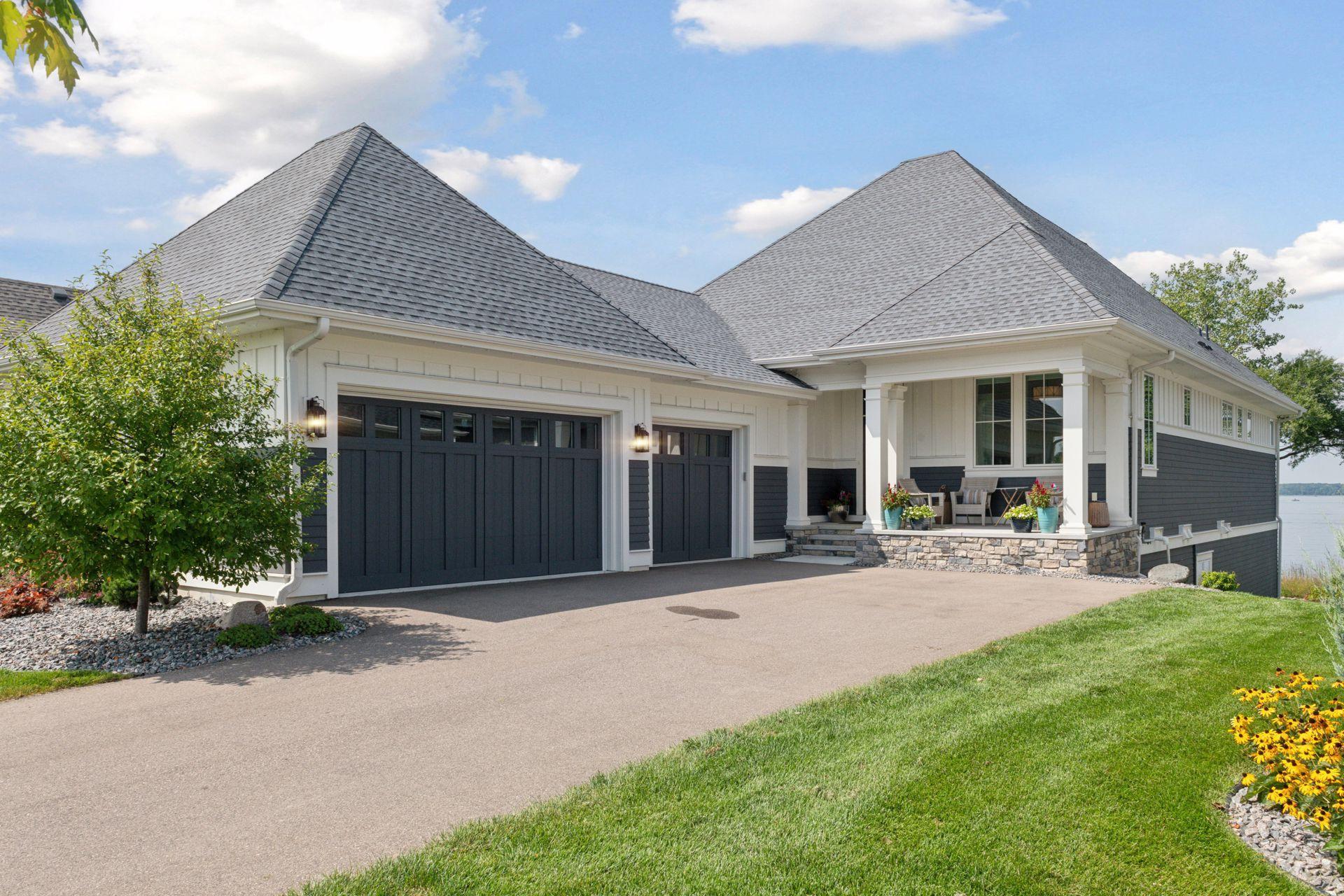 155 Lakeshore Circle