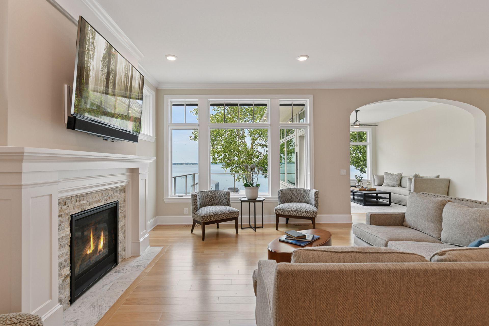 155 Lakeshore Circle