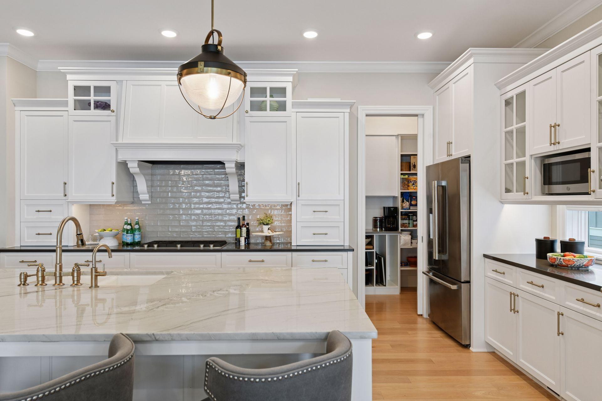 155 Lakeshore Circle