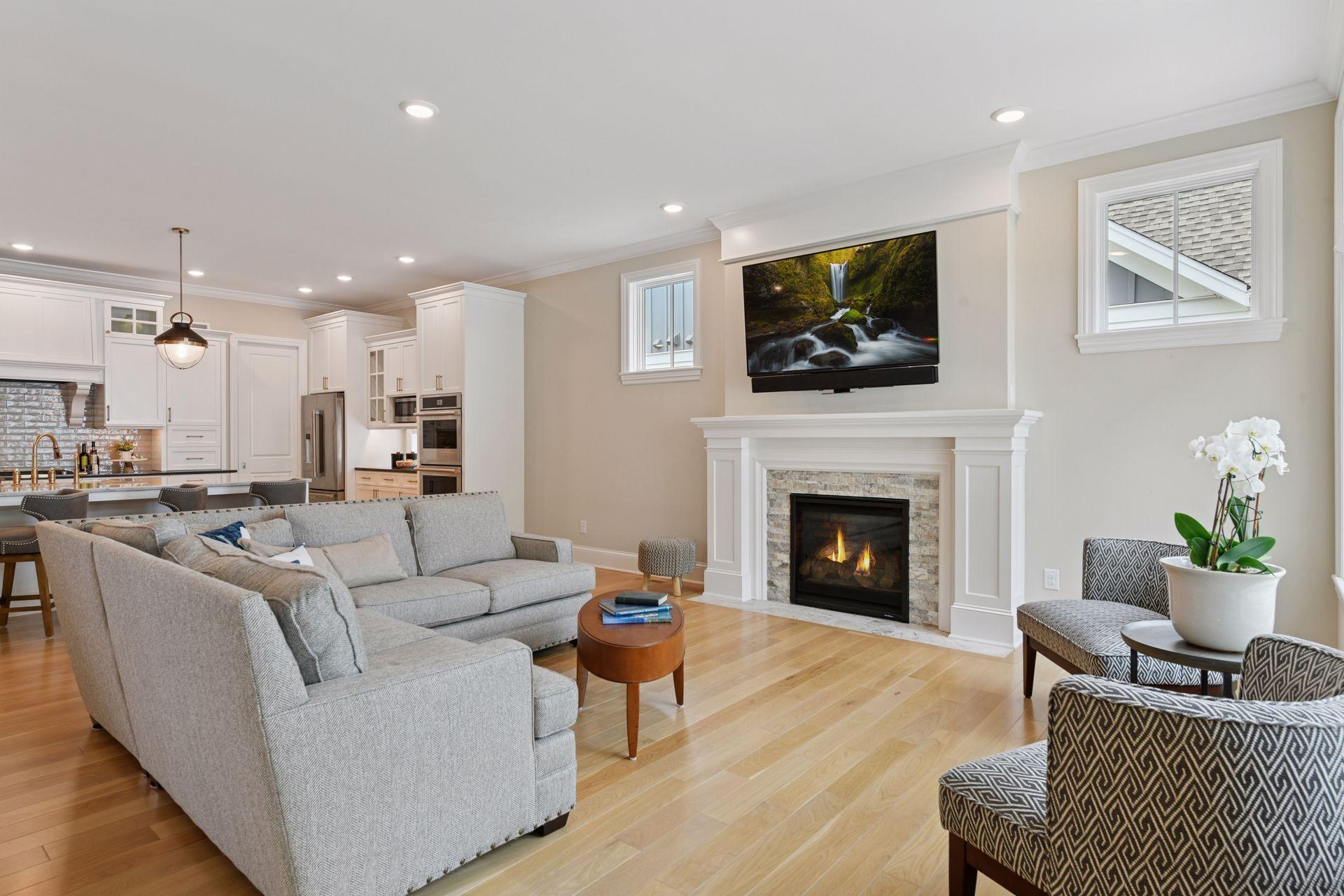 155 Lakeshore Circle