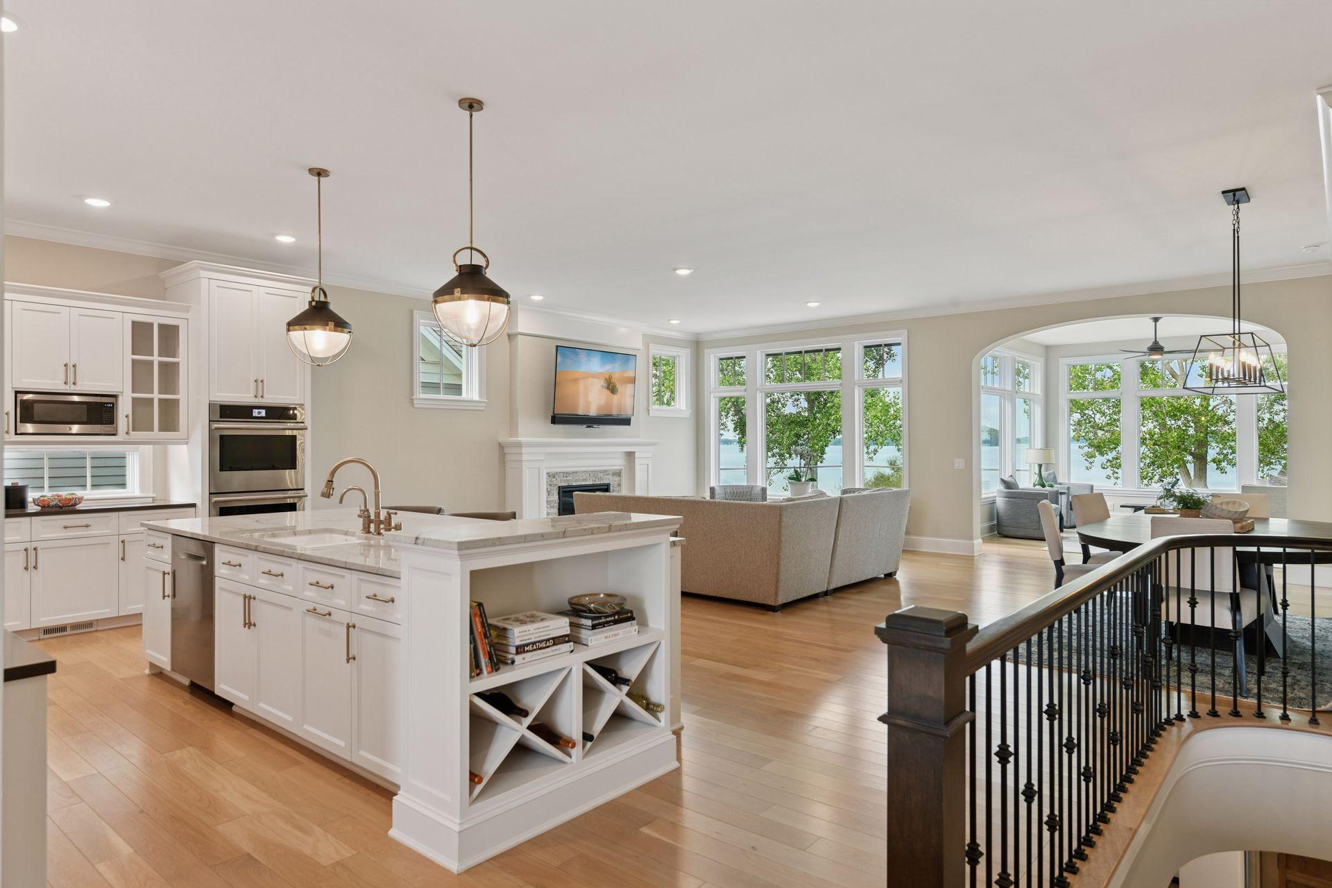 155 Lakeshore Circle