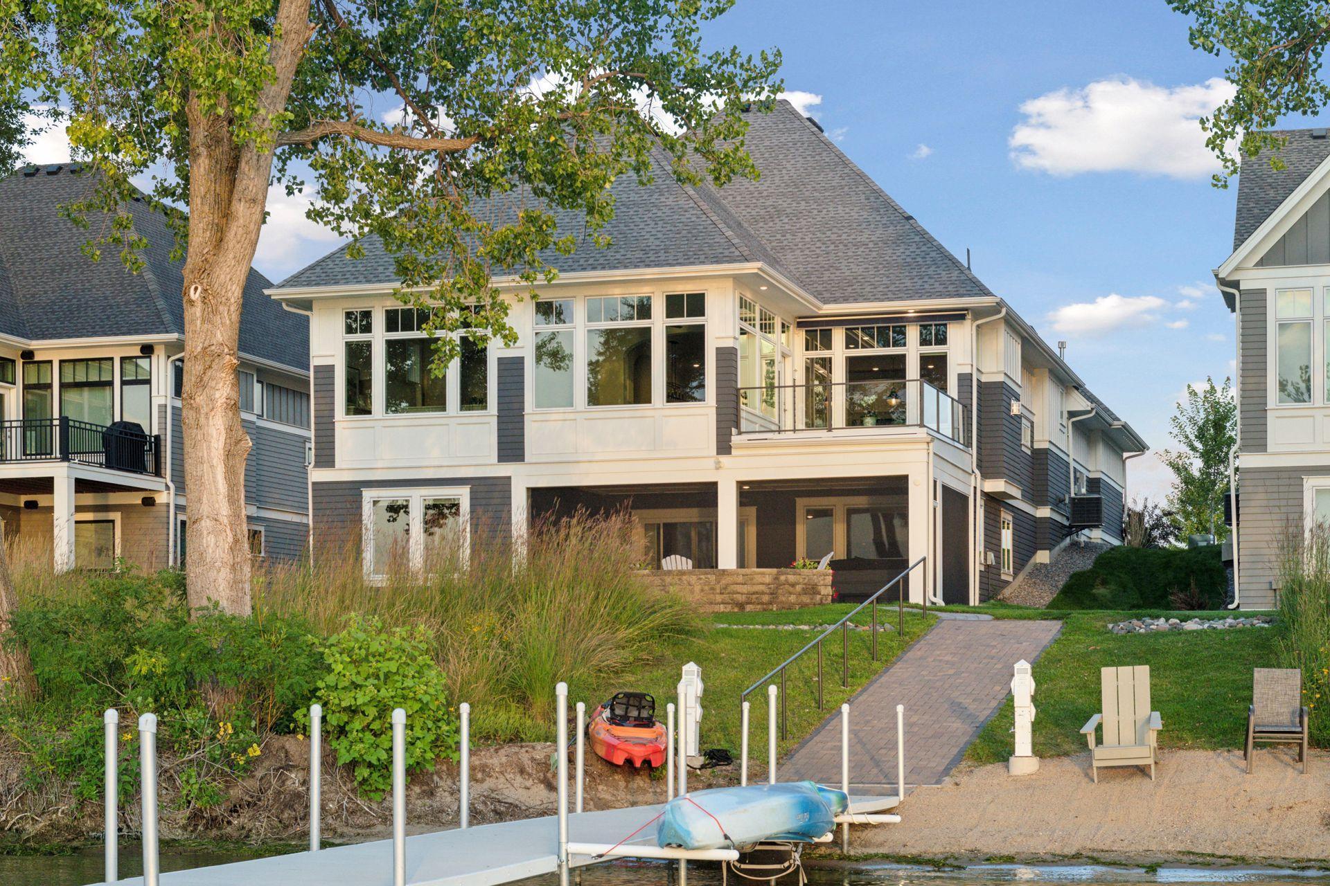 155 Lakeshore Circle