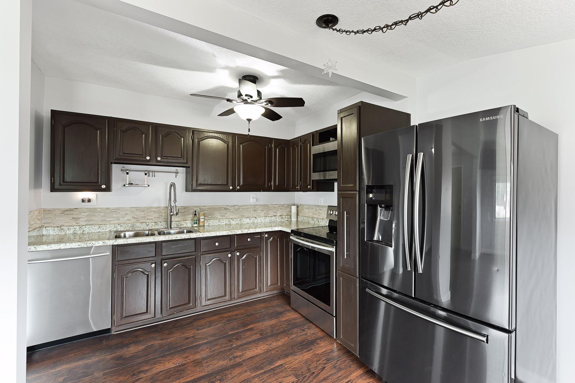 4556 Island View Drive
