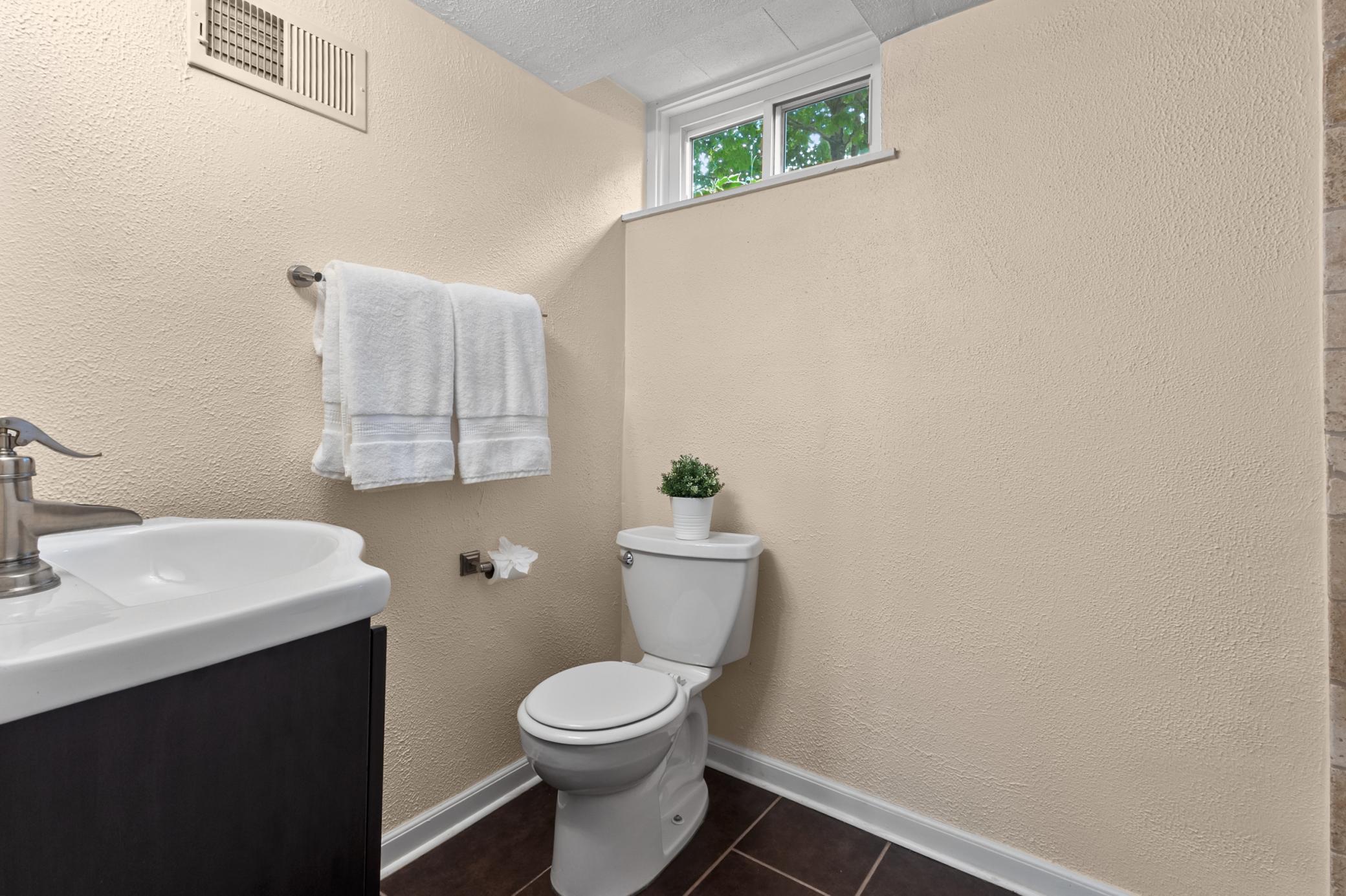 3200 Edgewood Avenue S