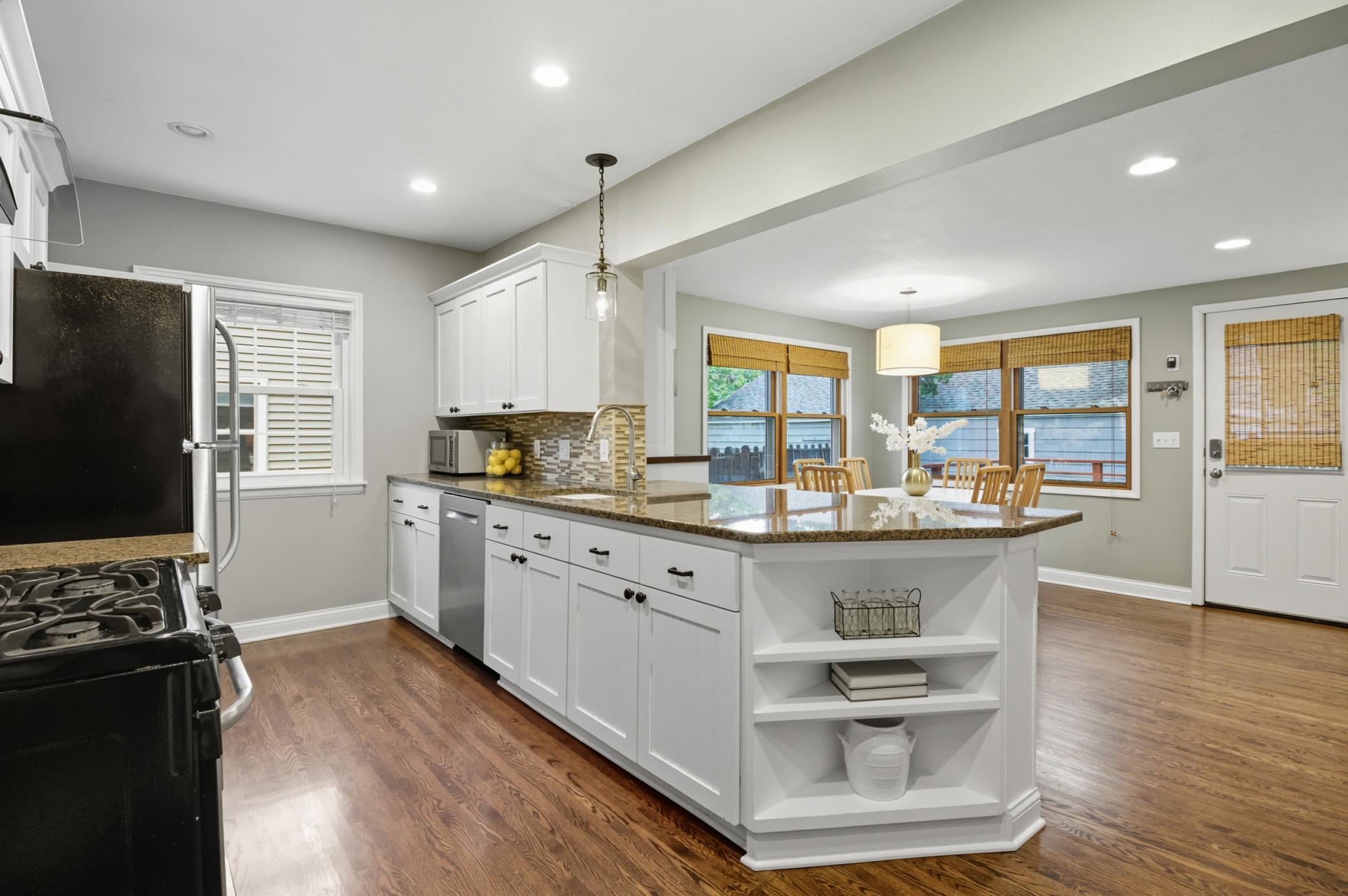 3200 Edgewood Avenue S