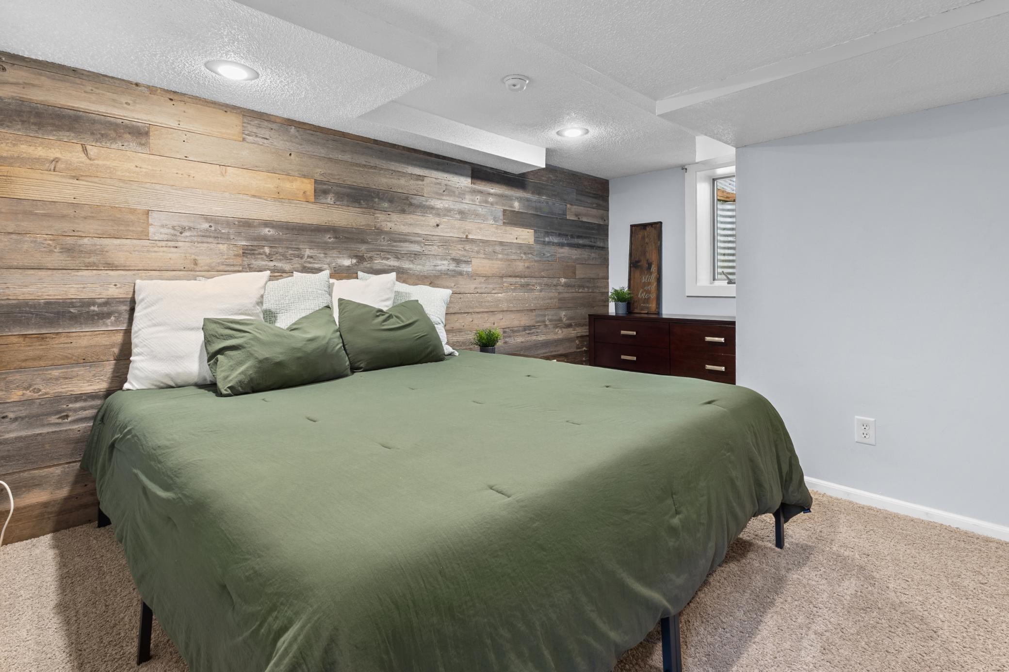 3200 Edgewood Avenue S