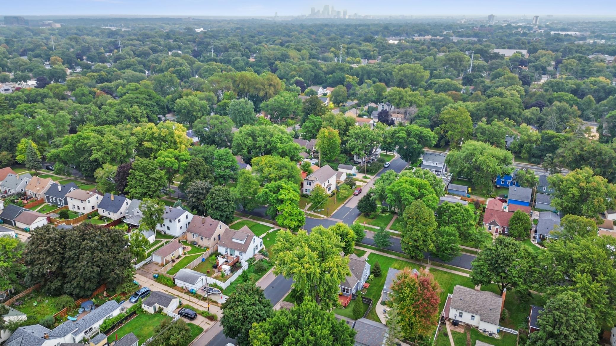 3200 Edgewood Avenue S