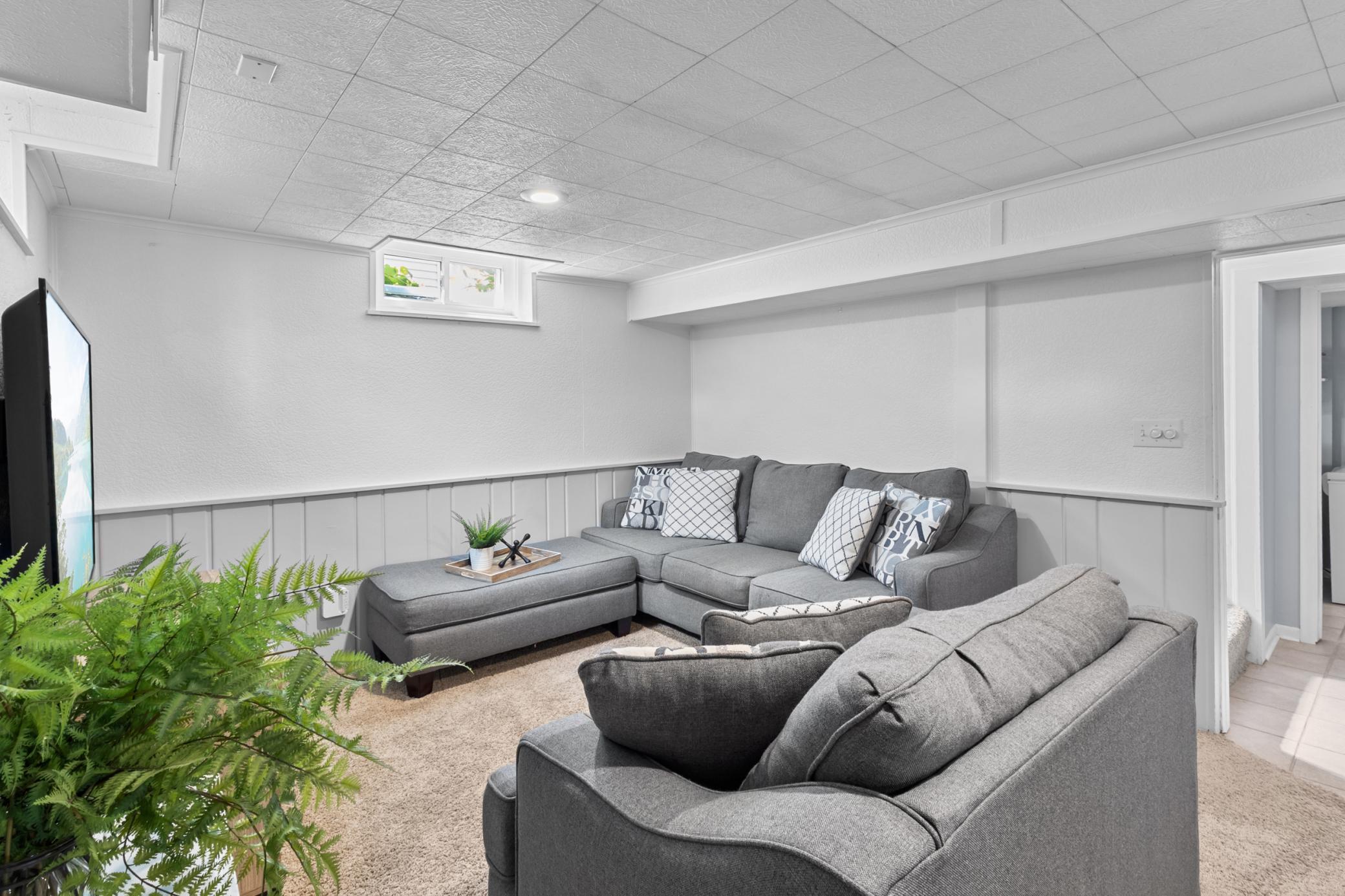 3200 Edgewood Avenue S