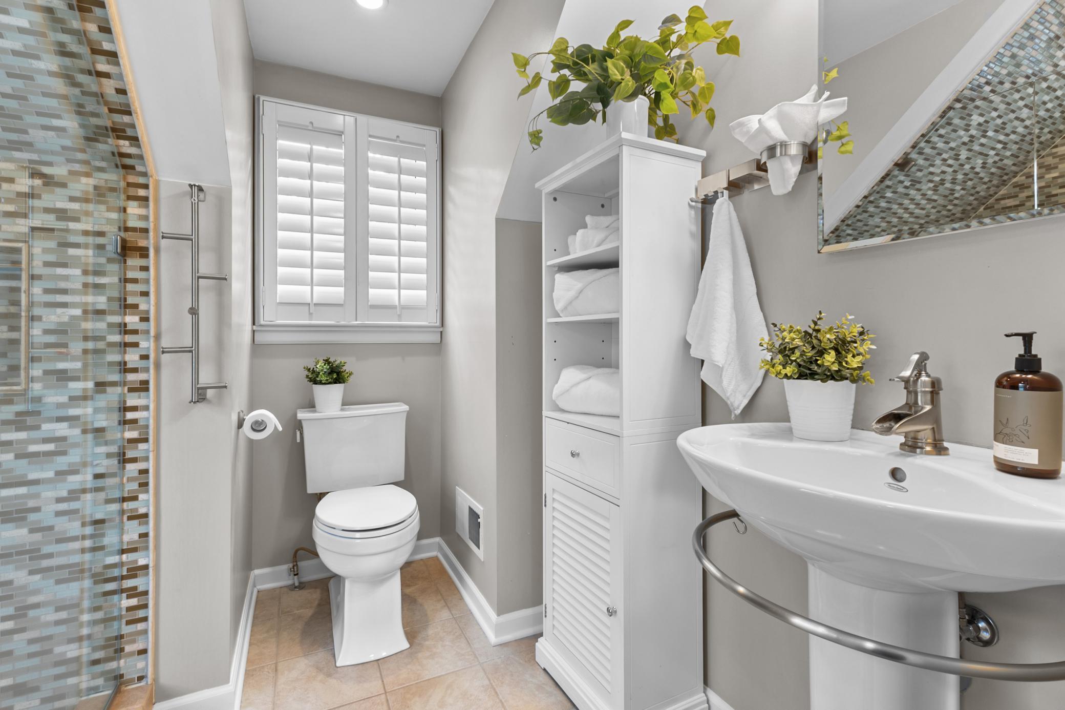 3200 Edgewood Avenue S