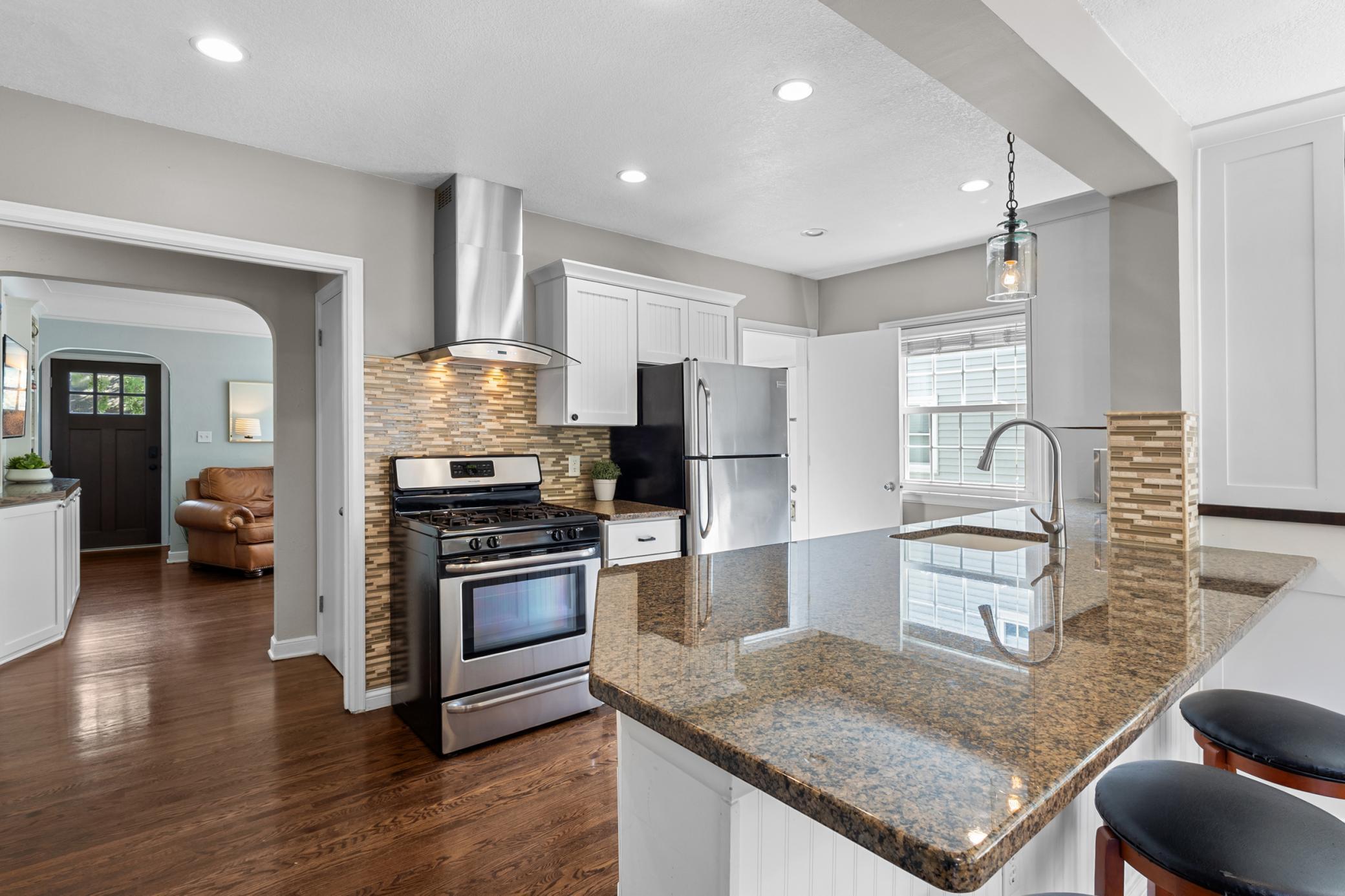 3200 Edgewood Avenue S