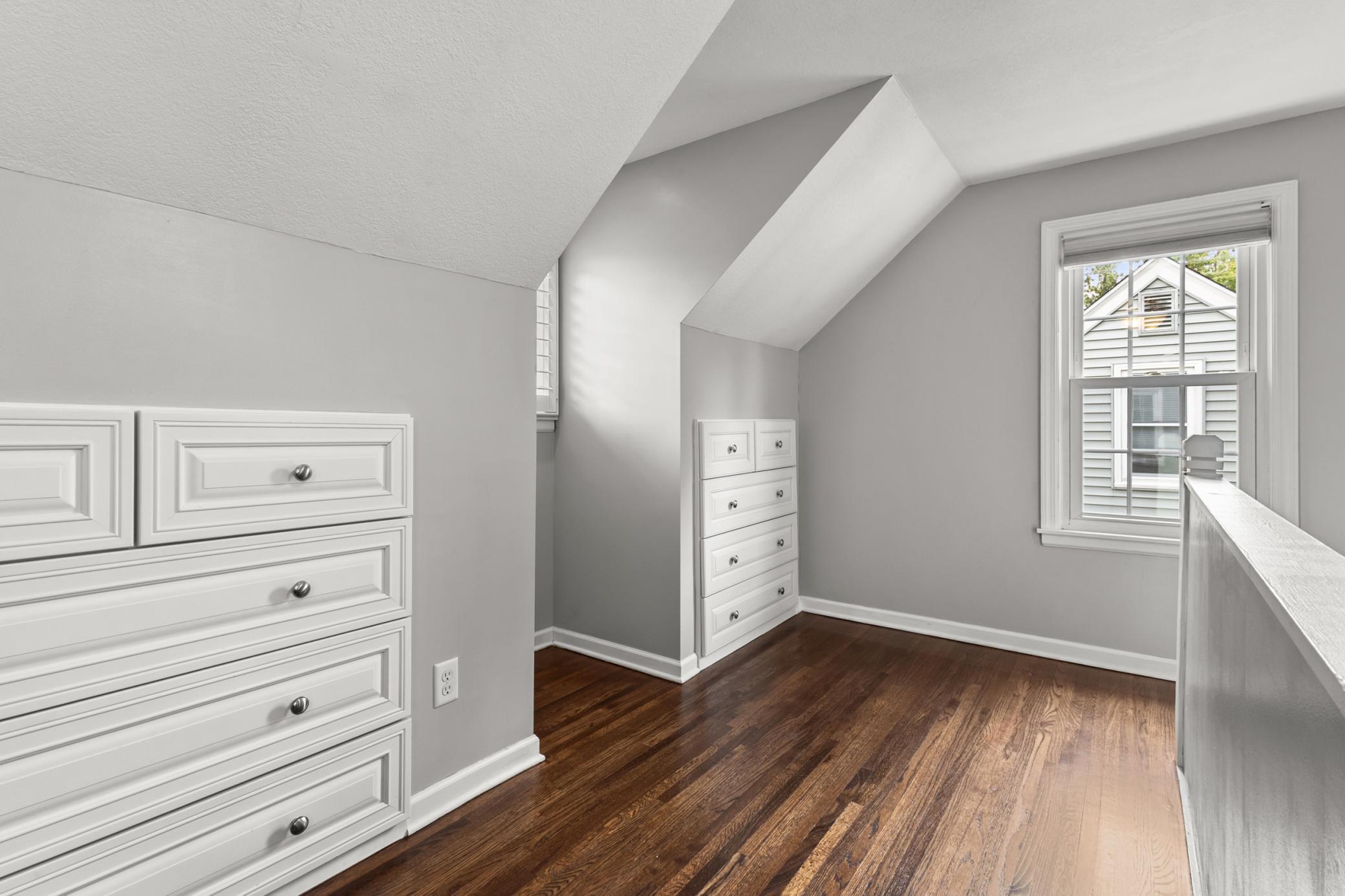 3200 Edgewood Avenue S