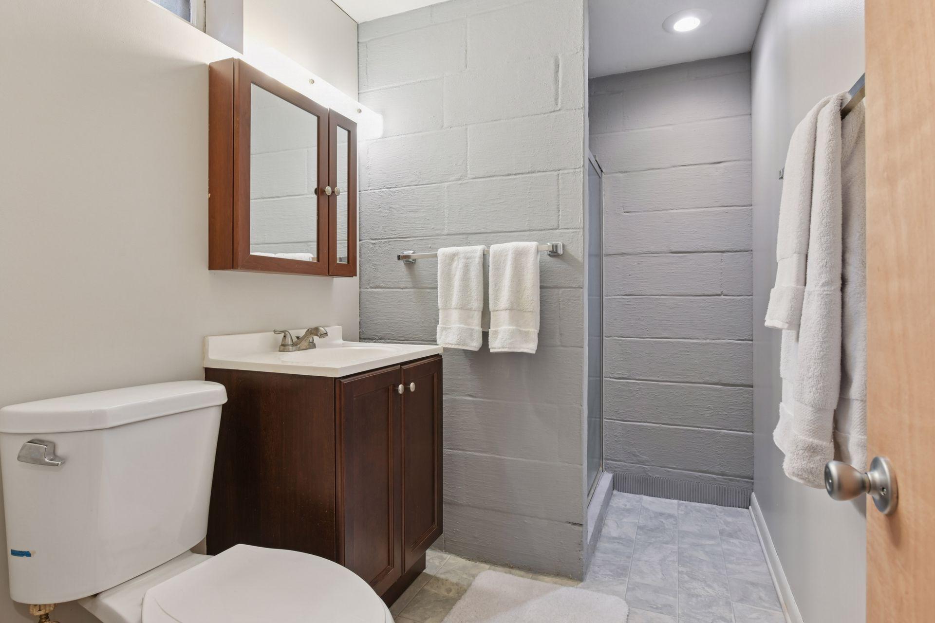 401 Jackson Avenue S