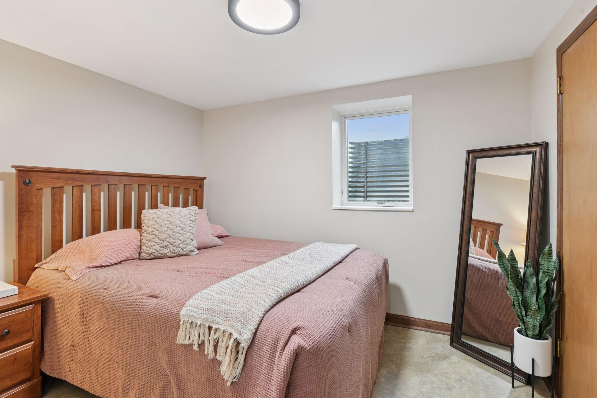 401 Jackson Avenue S