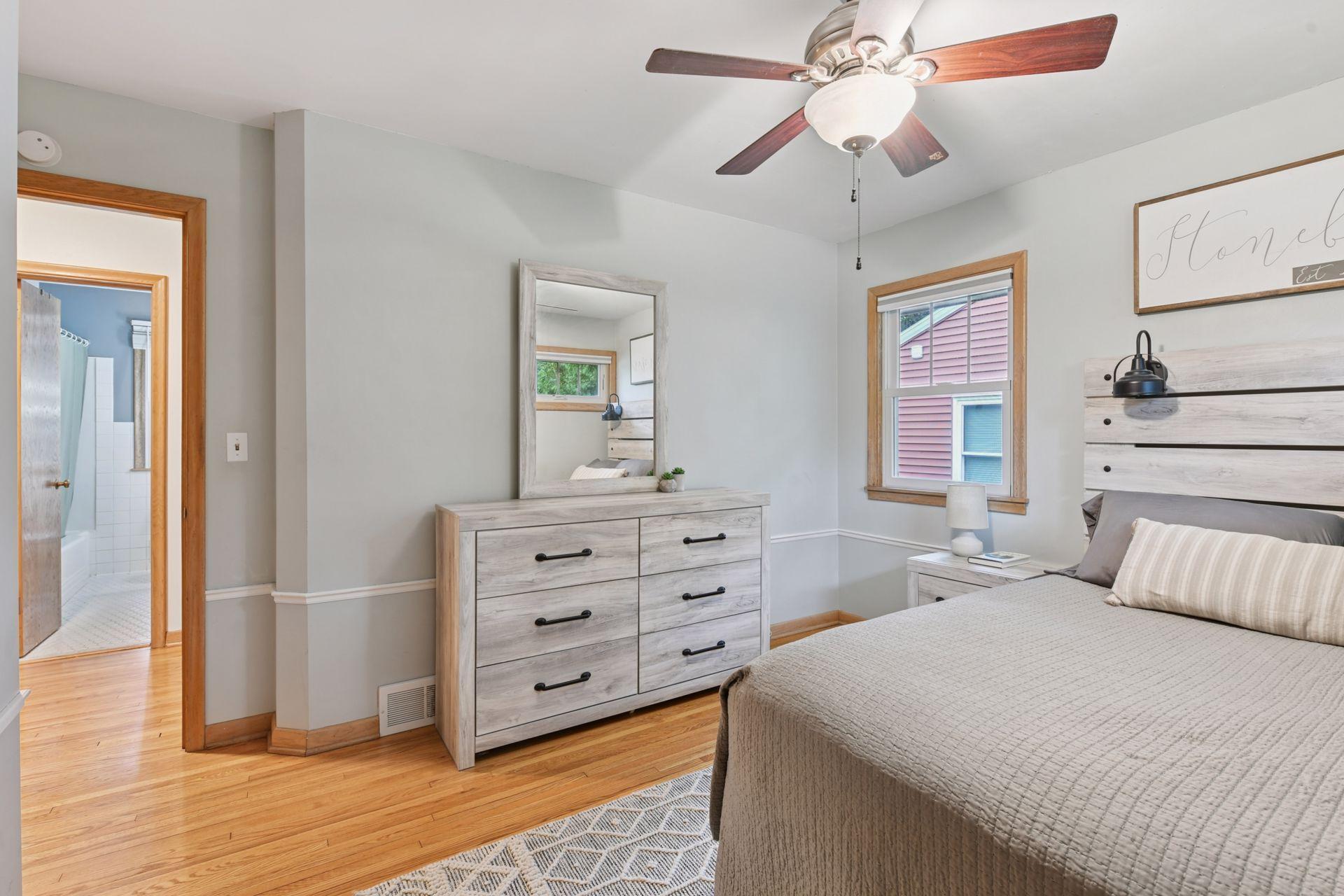 401 Jackson Avenue S