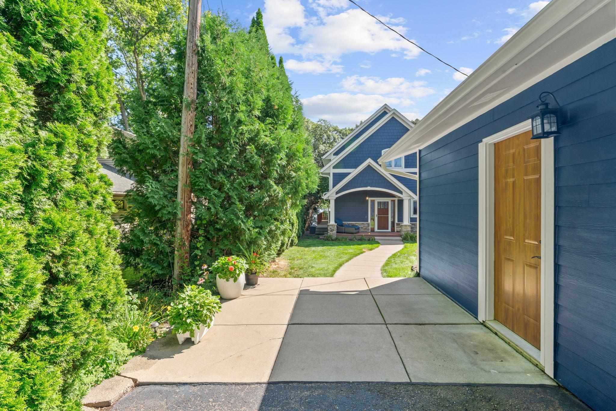 2624 Westedge Boulevard