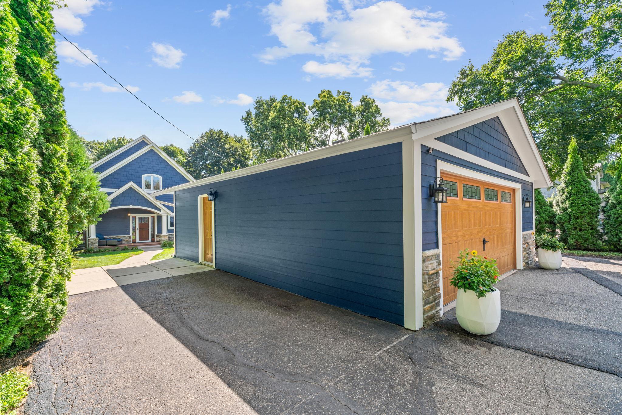 2624 Westedge Boulevard