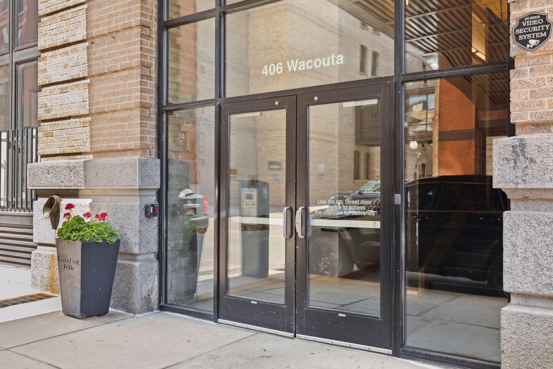 406 Wacouta Street Unit: 108