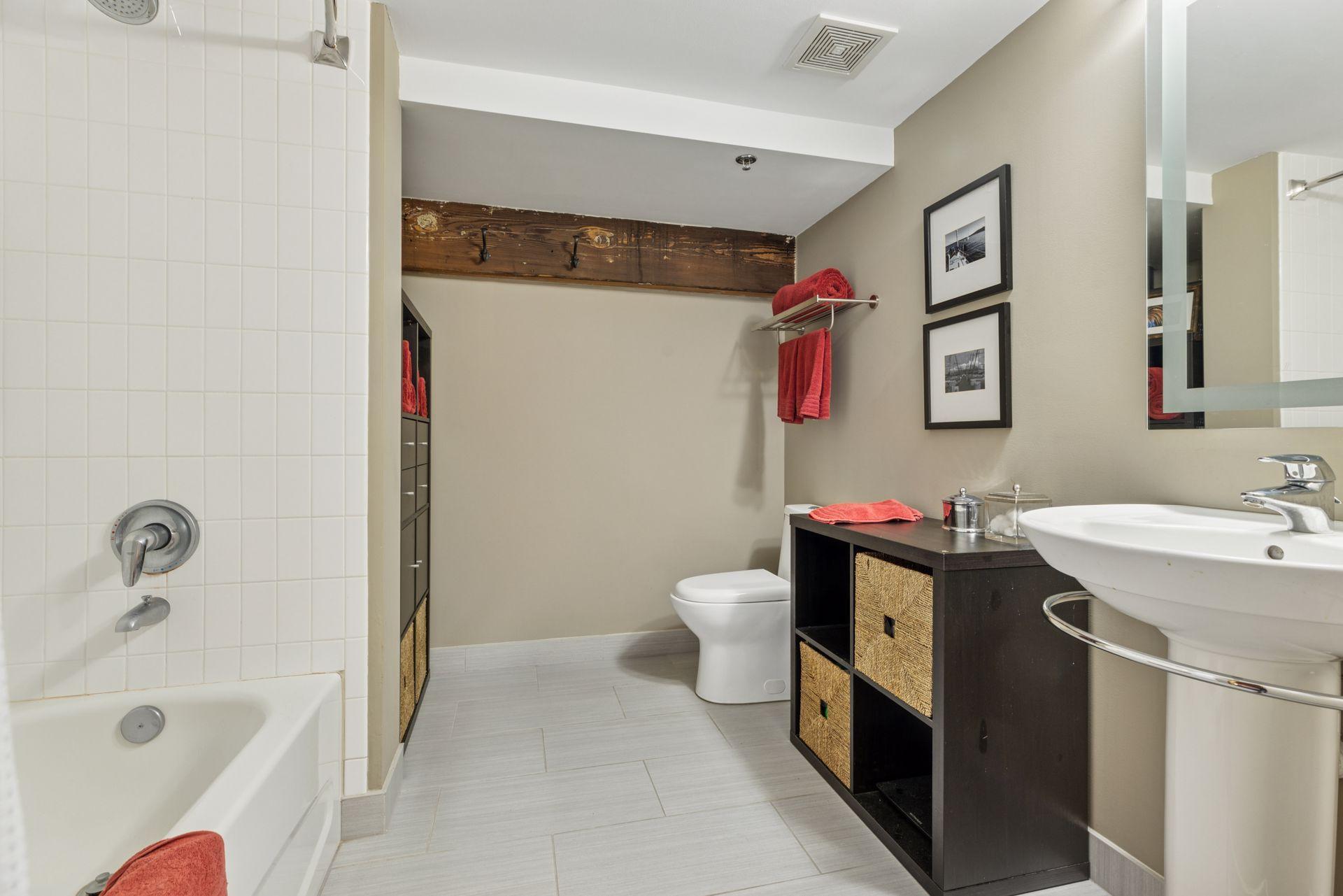 406 Wacouta Street Unit: 108