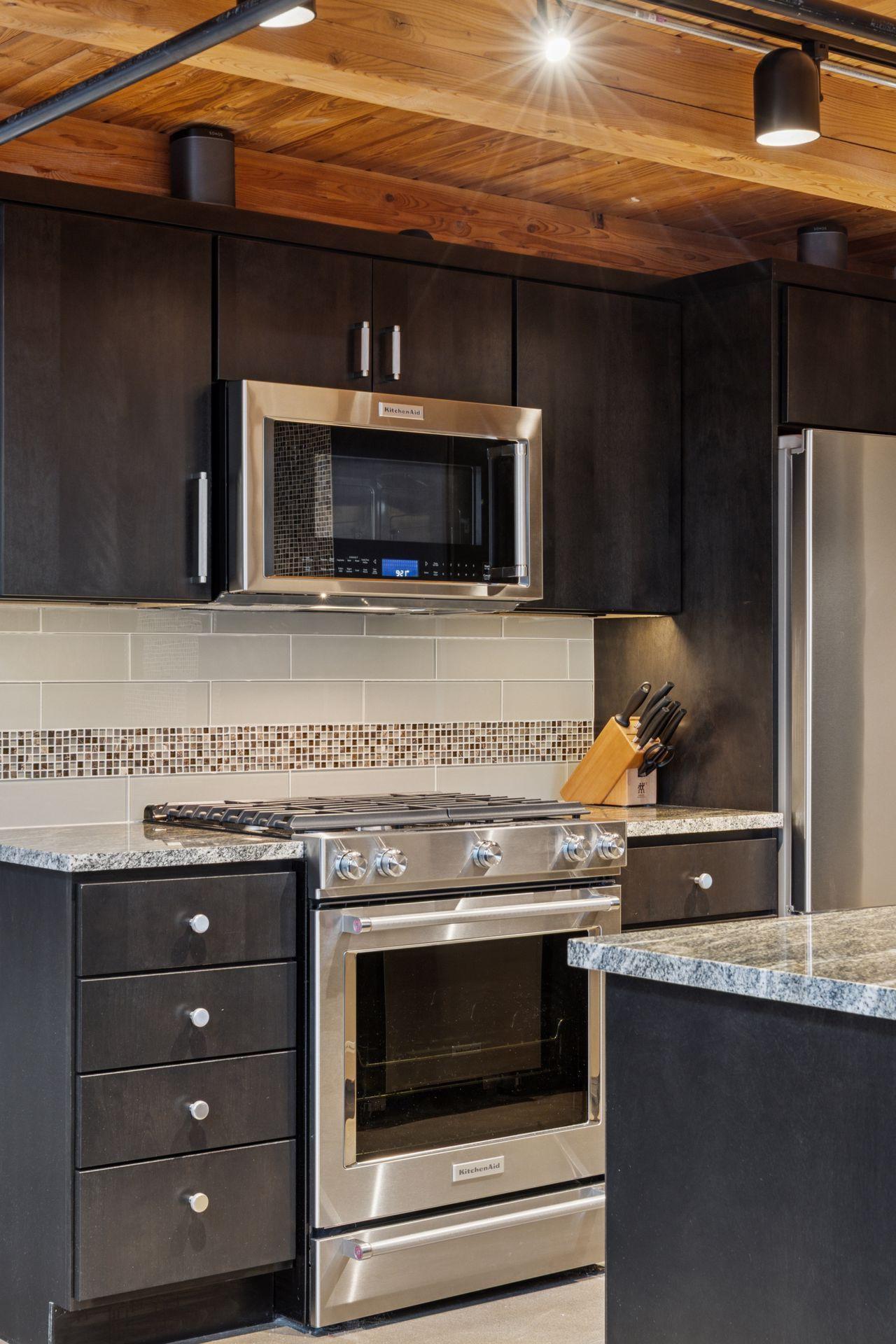 406 Wacouta Street Unit: 108