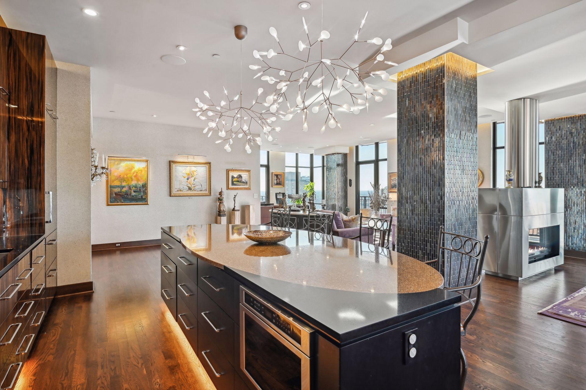 201 S 11th Street Unit: 2500
