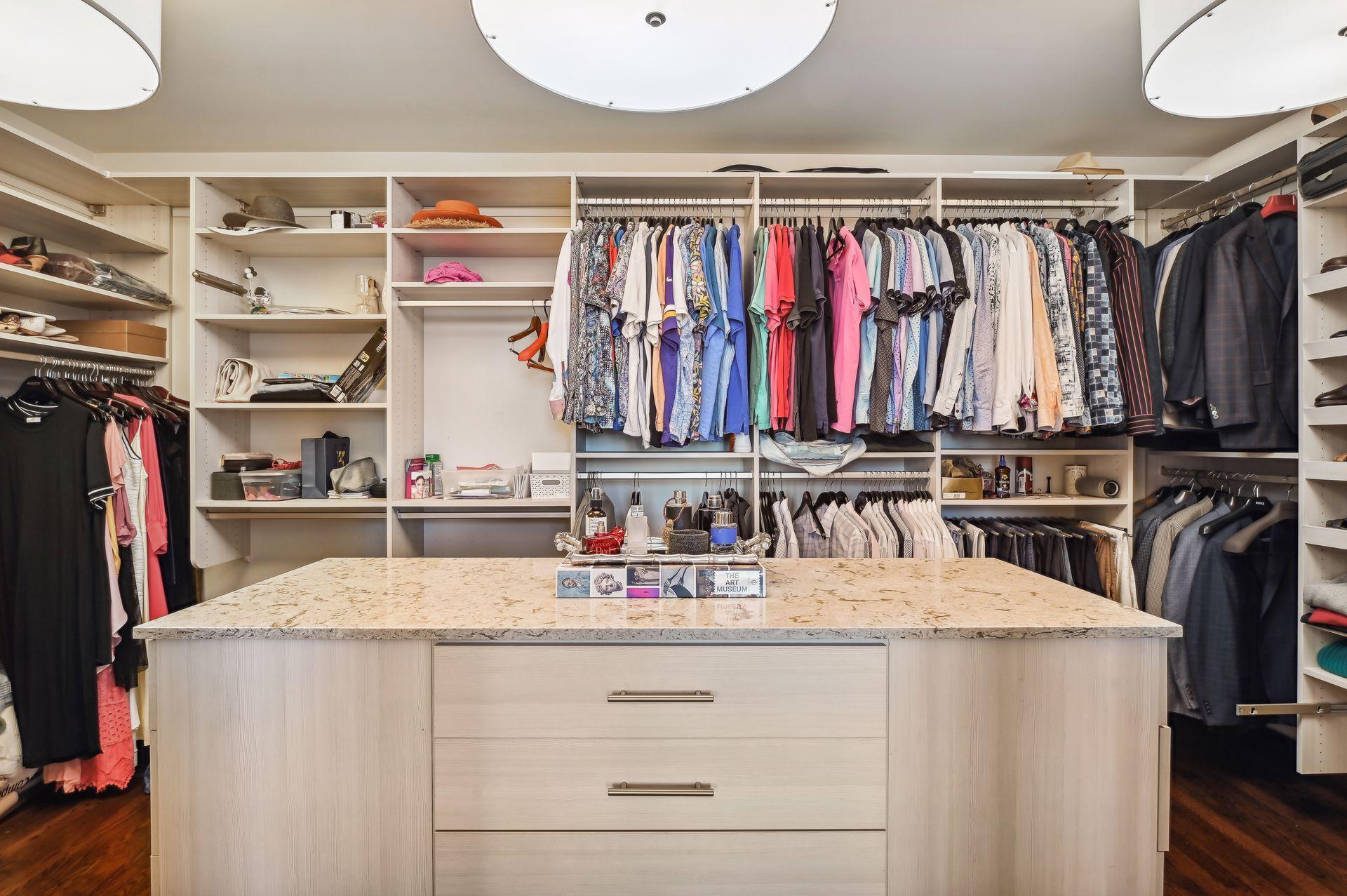 201 S 11th Street Unit: 2500