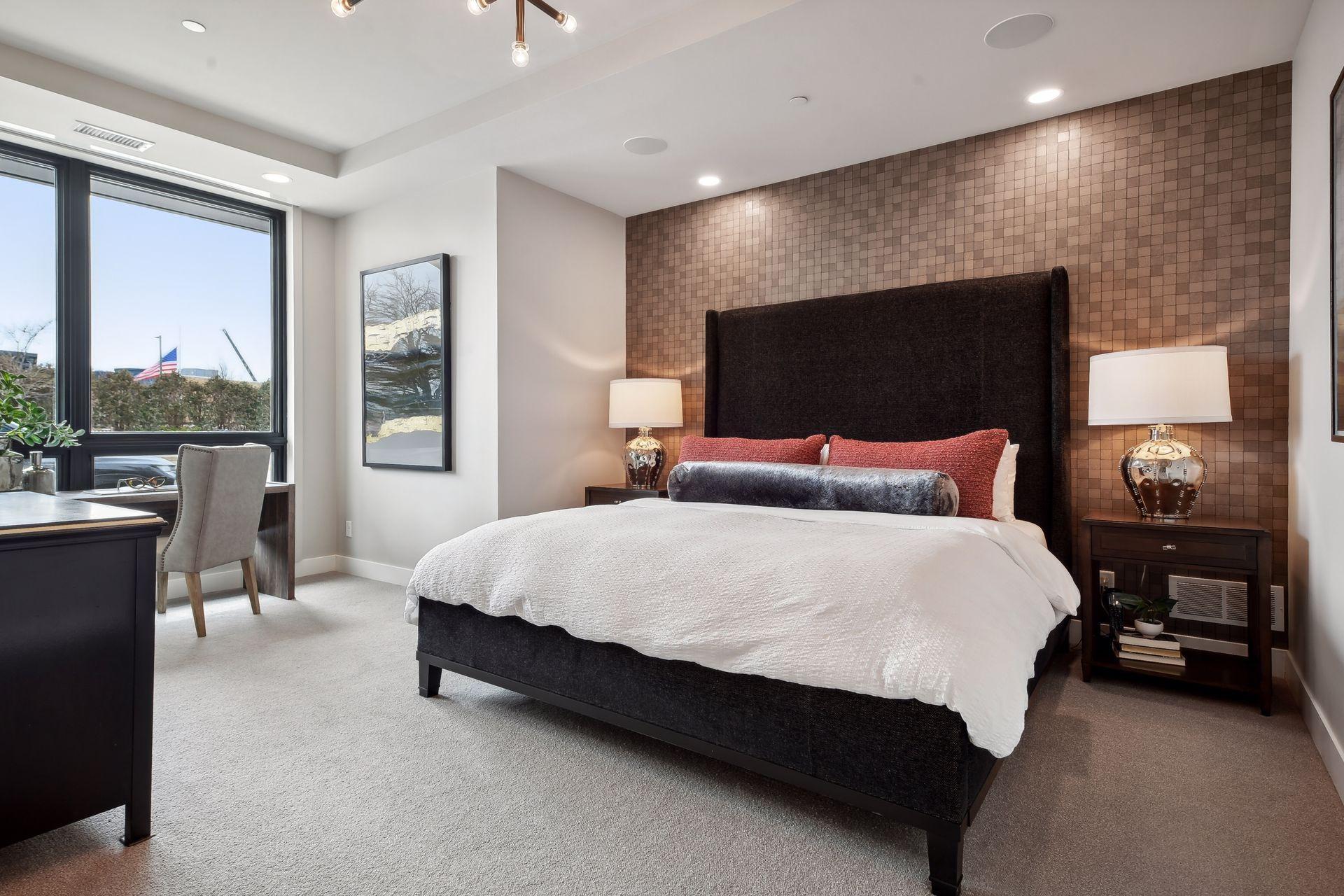 275 Lake Street E Unit: 103