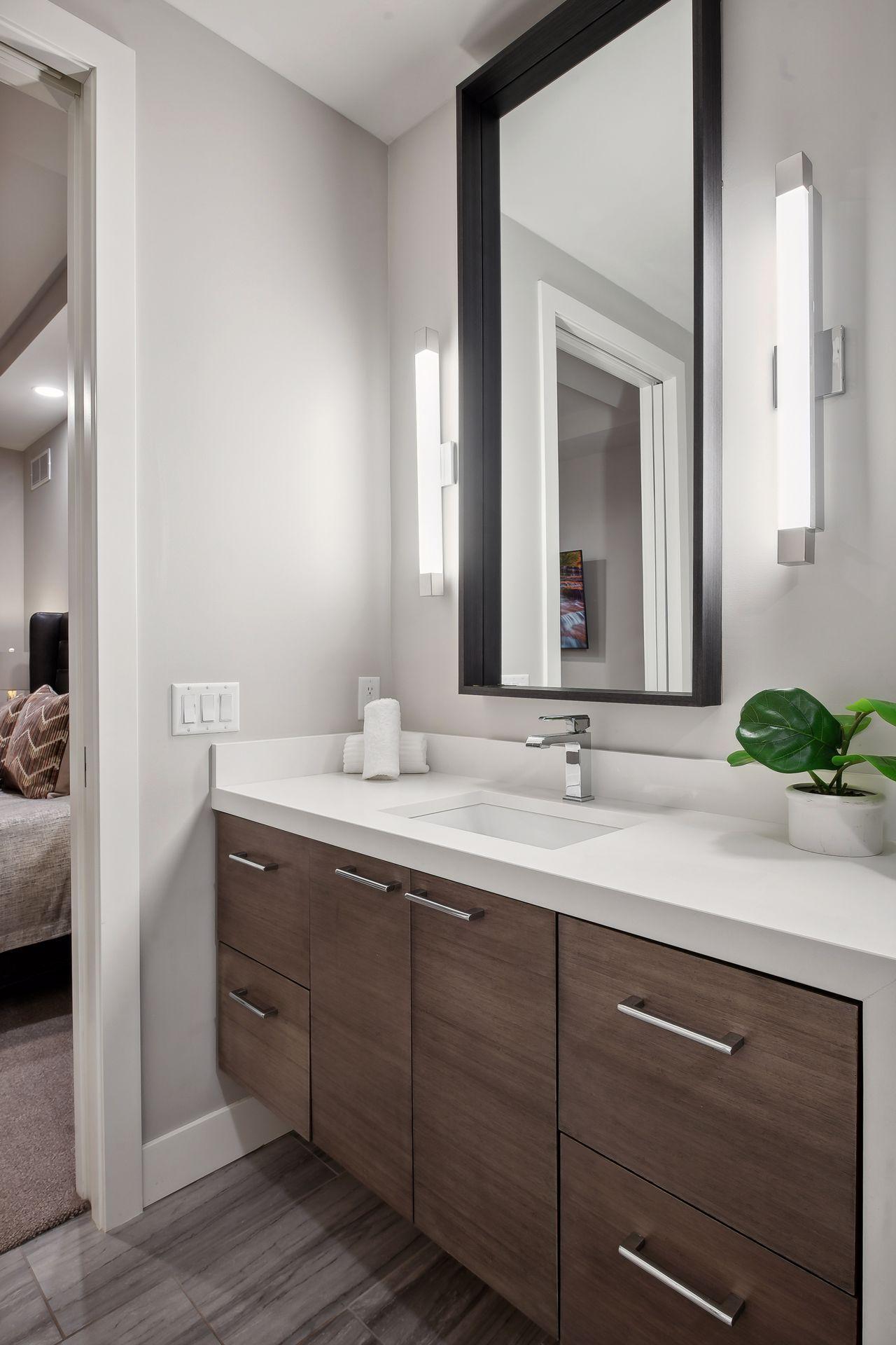 275 Lake Street E Unit: 103