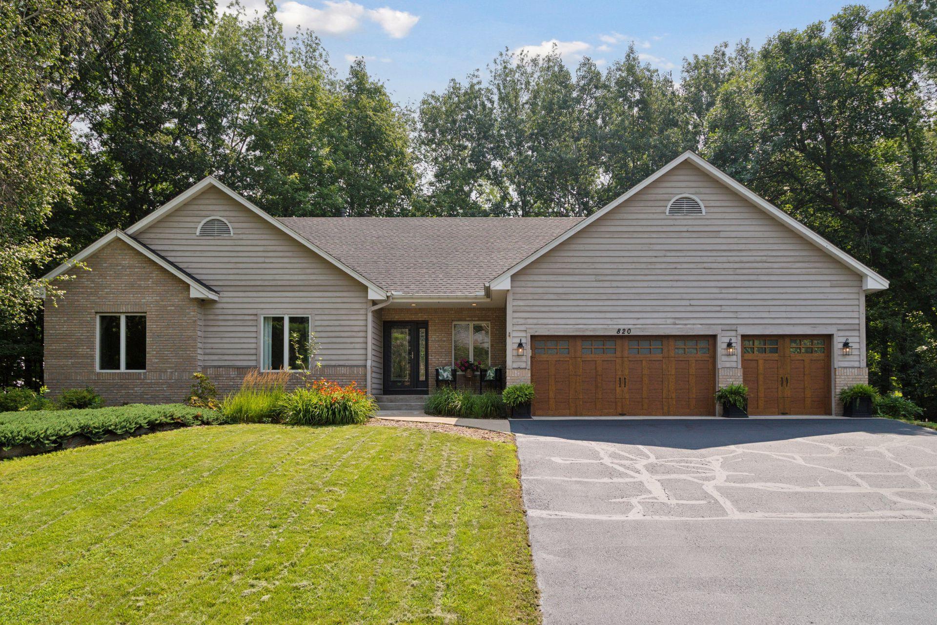 820 Vineland Court