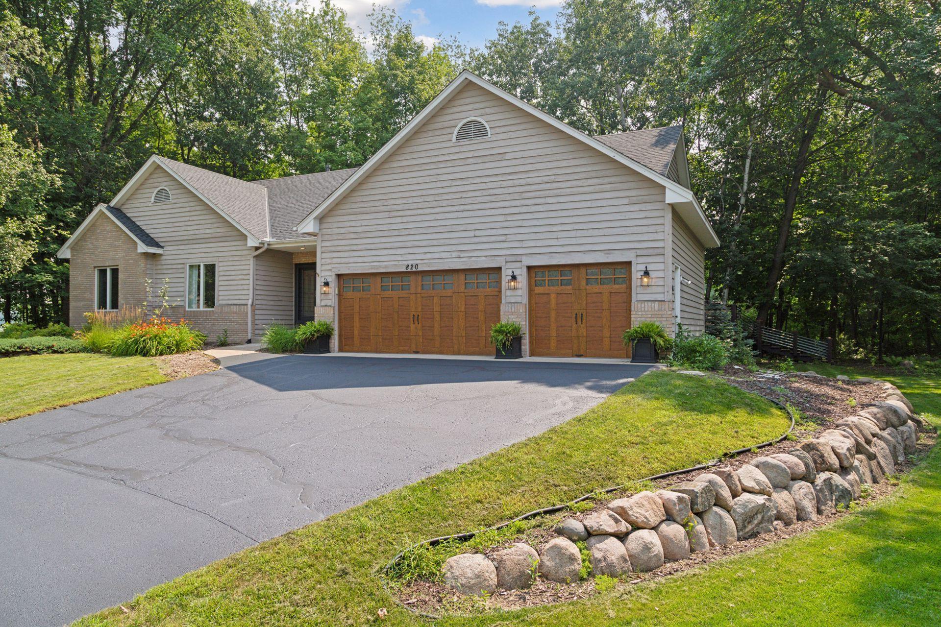 820 Vineland Court