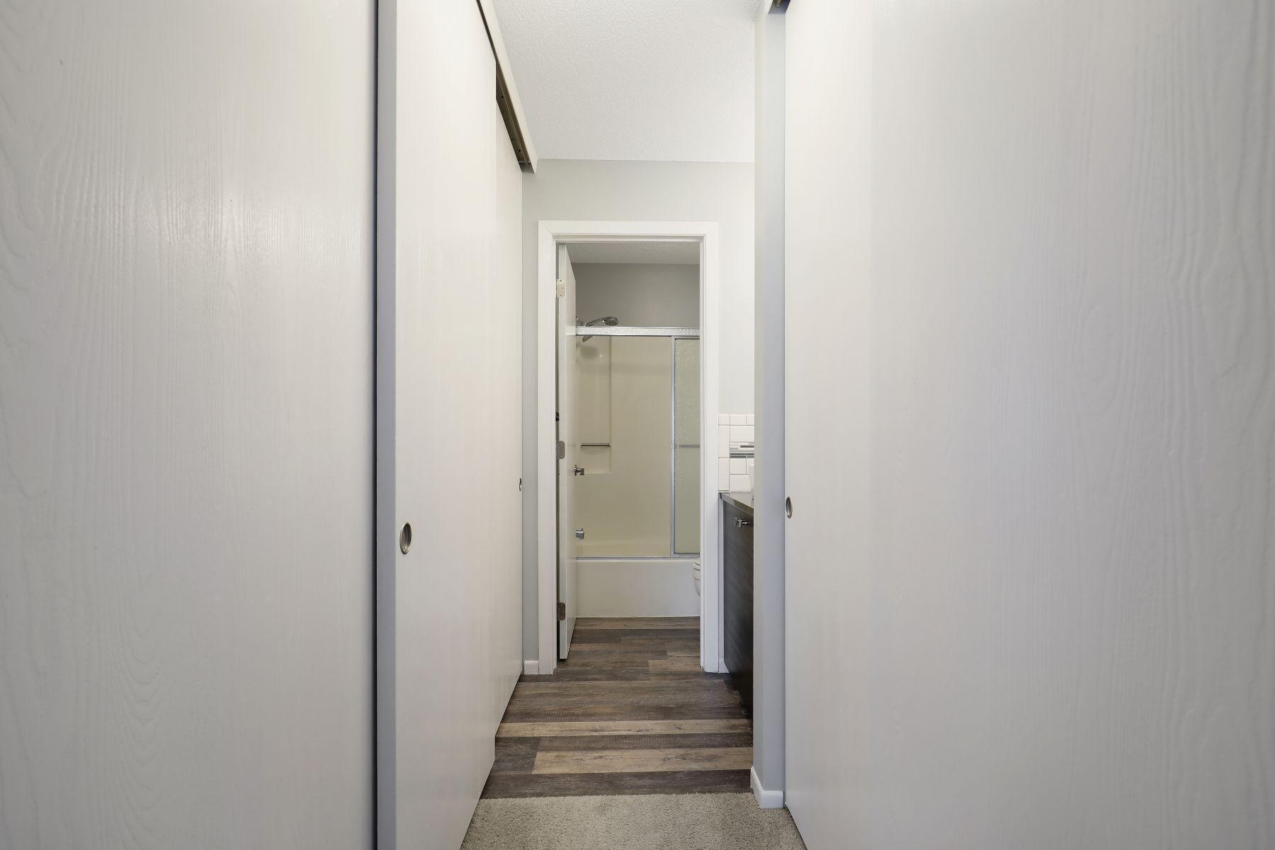 35 Nathan Lane N Unit: 203