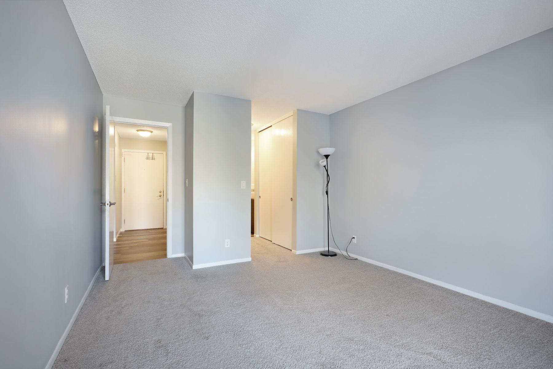 35 Nathan Lane N Unit: 203