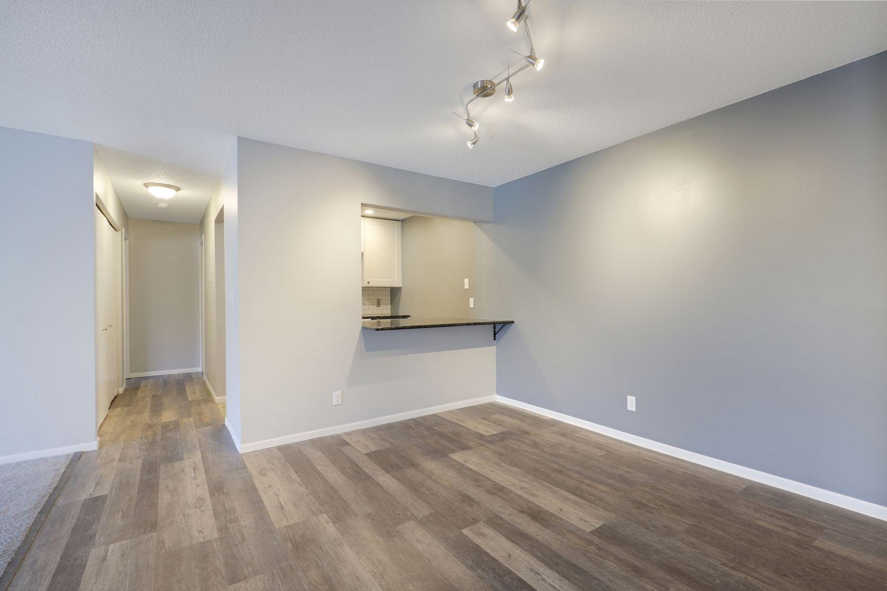 35 Nathan Lane N Unit: 203