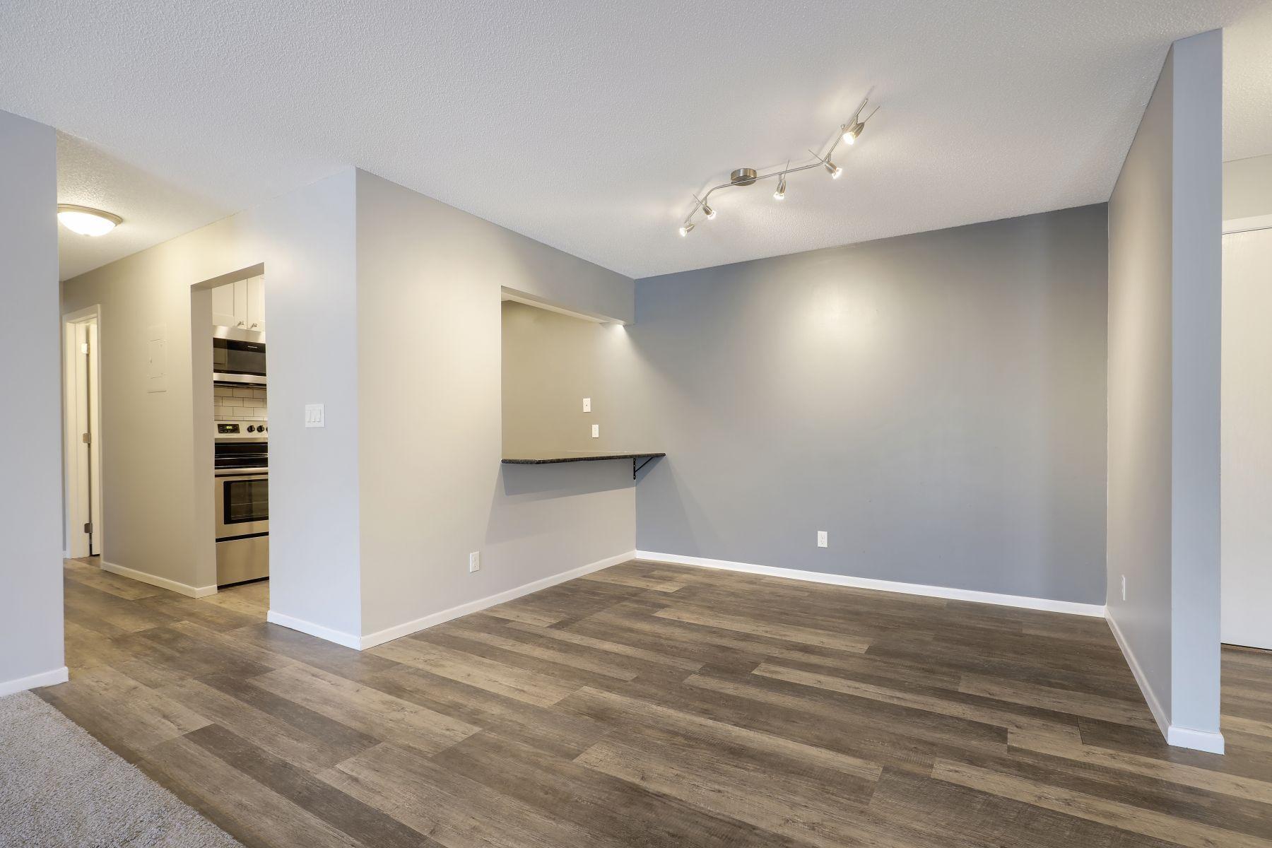 35 Nathan Lane N Unit: 203