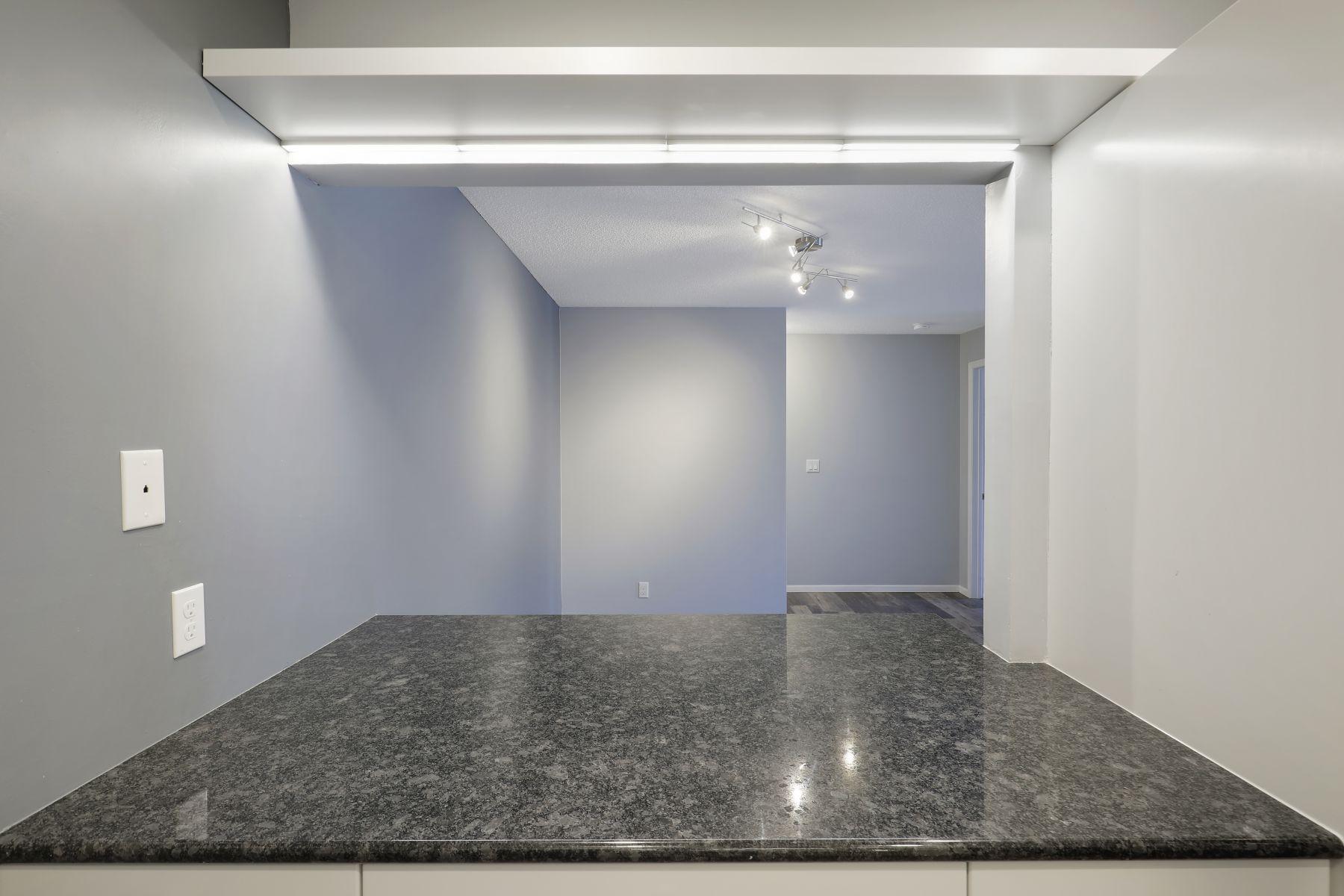 35 Nathan Lane N Unit: 203