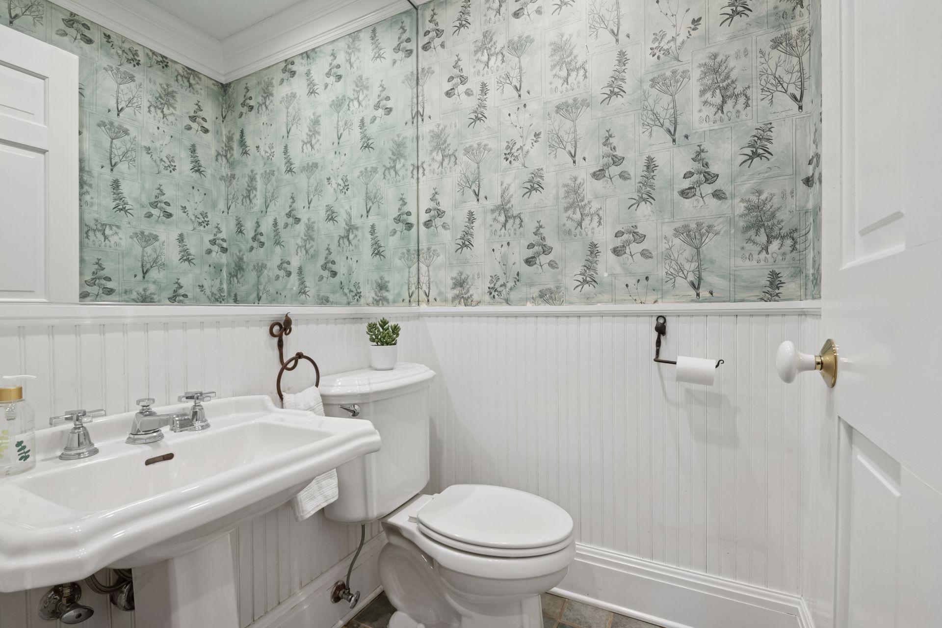 2322 Oliver Avenue S