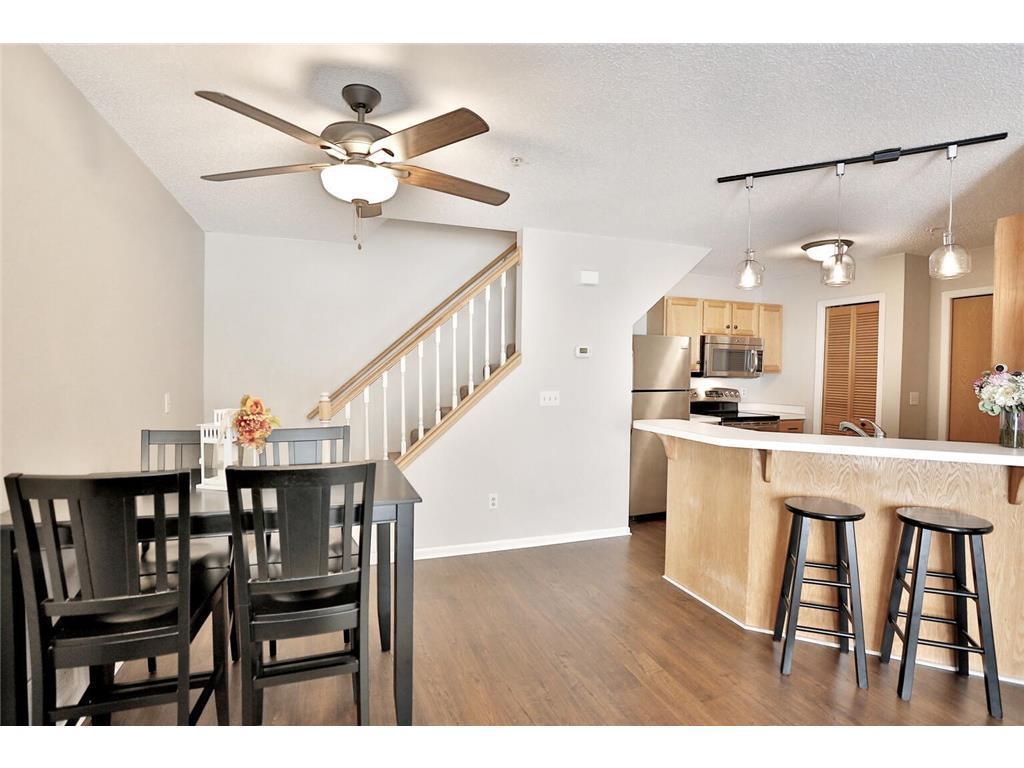 566 Mission Hills Way W