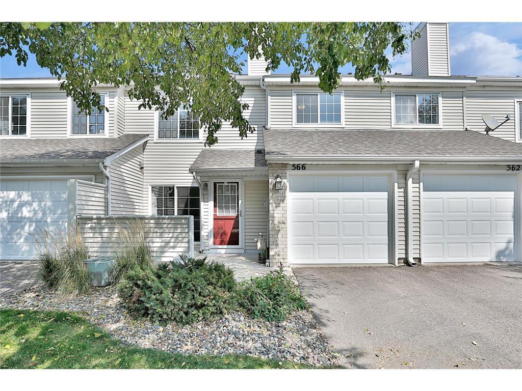 566 Mission Hills Way W