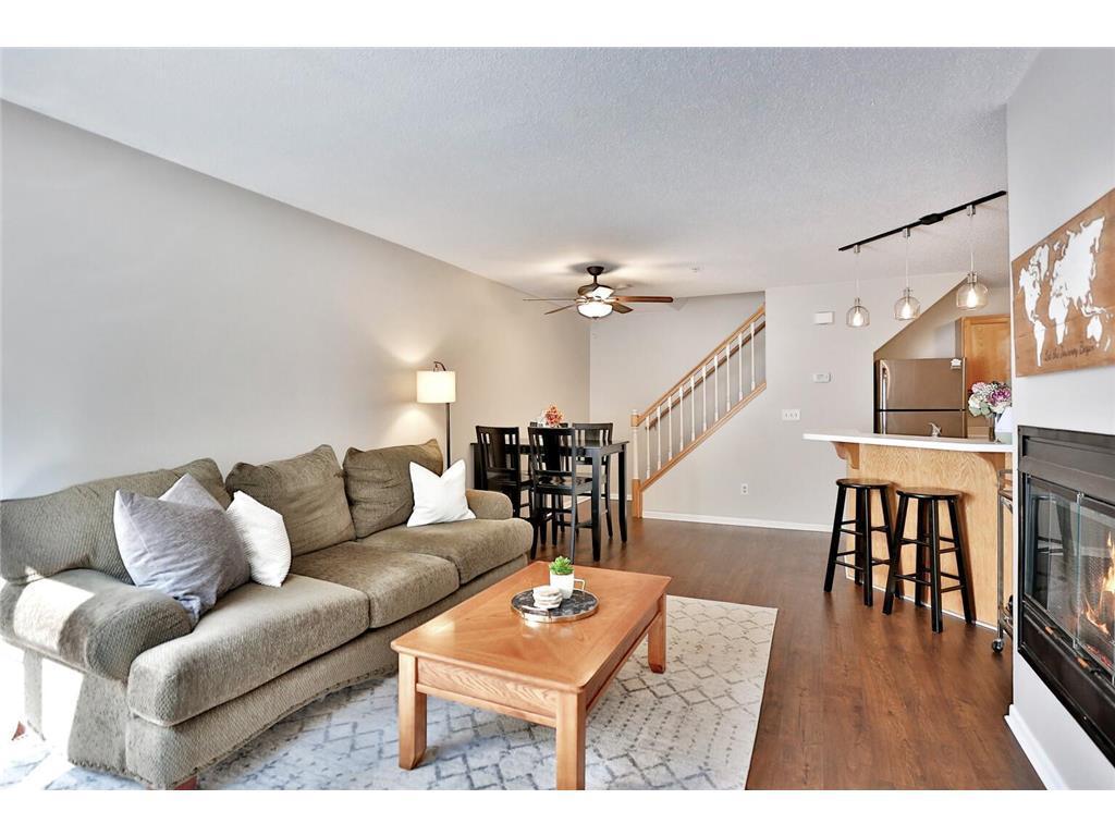 566 Mission Hills Way W