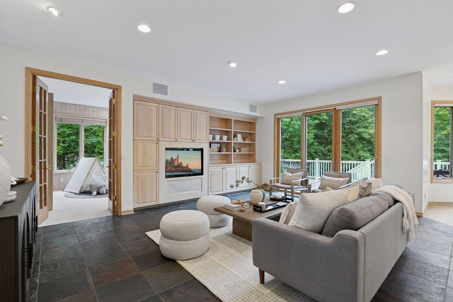 2487 Crowne Hill Road