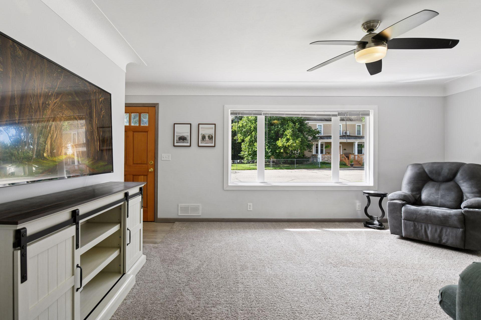 217 2nd Street NW