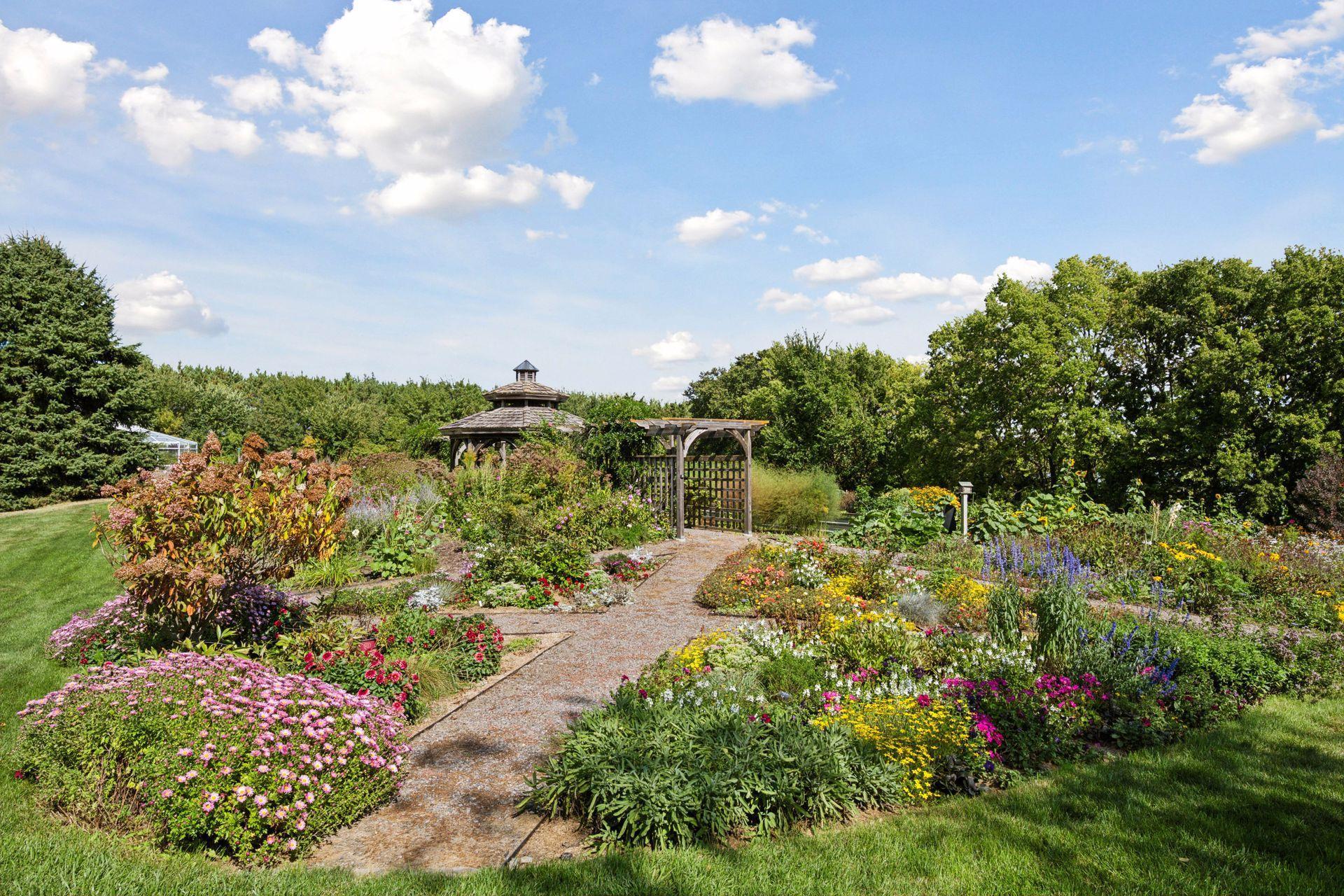 7040 Meridian Avenue S