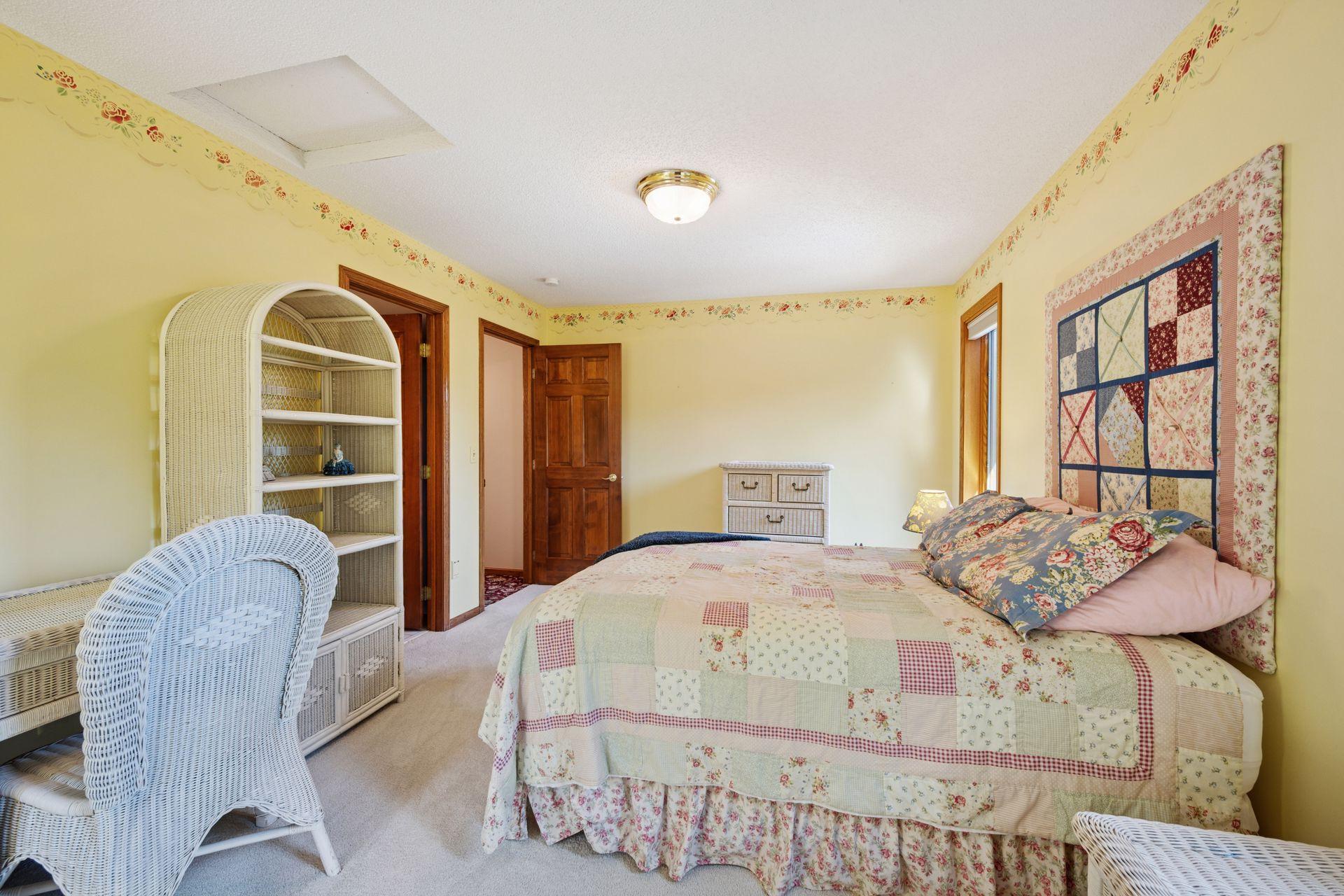 7040 Meridian Avenue S