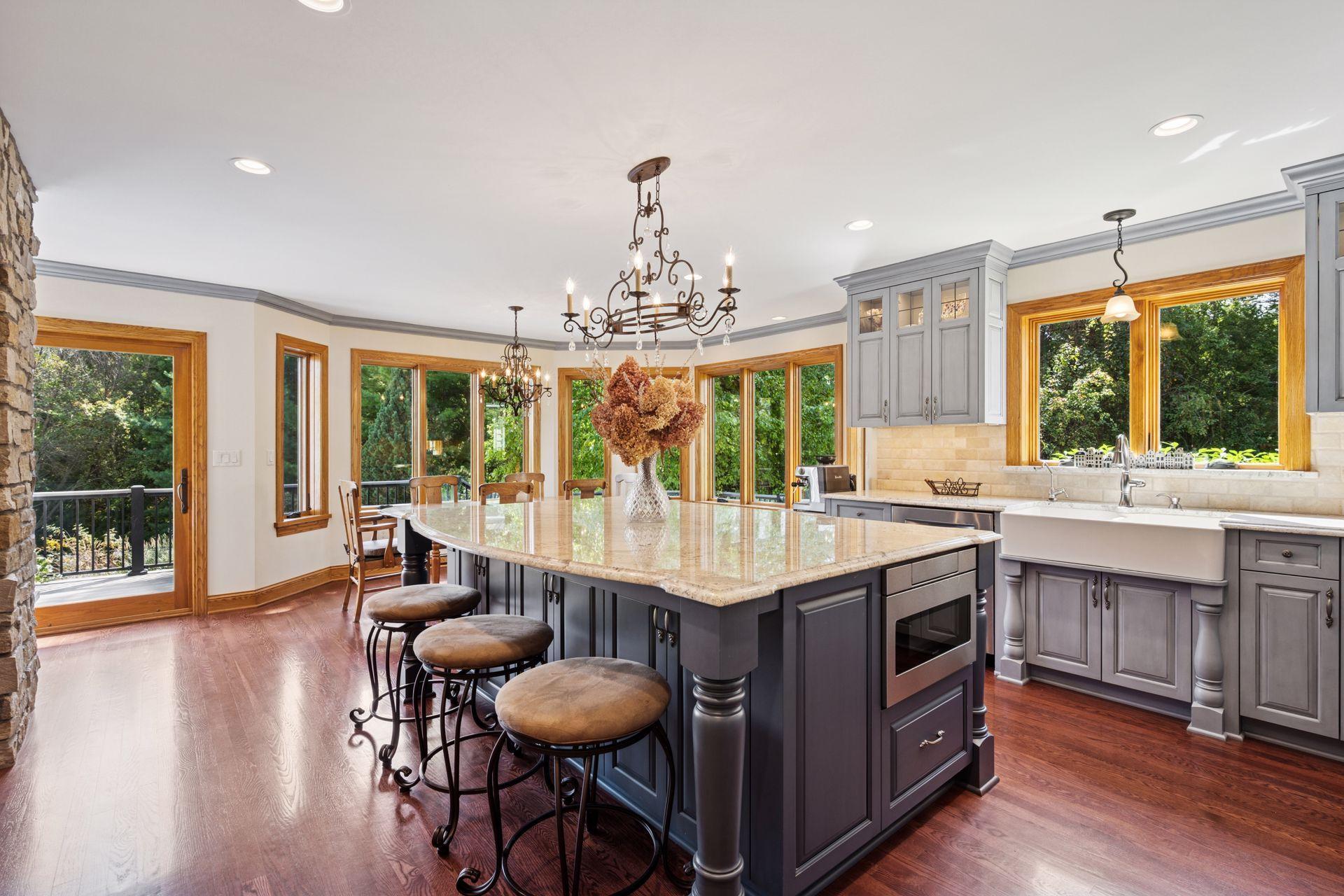 7040 Meridian Avenue S