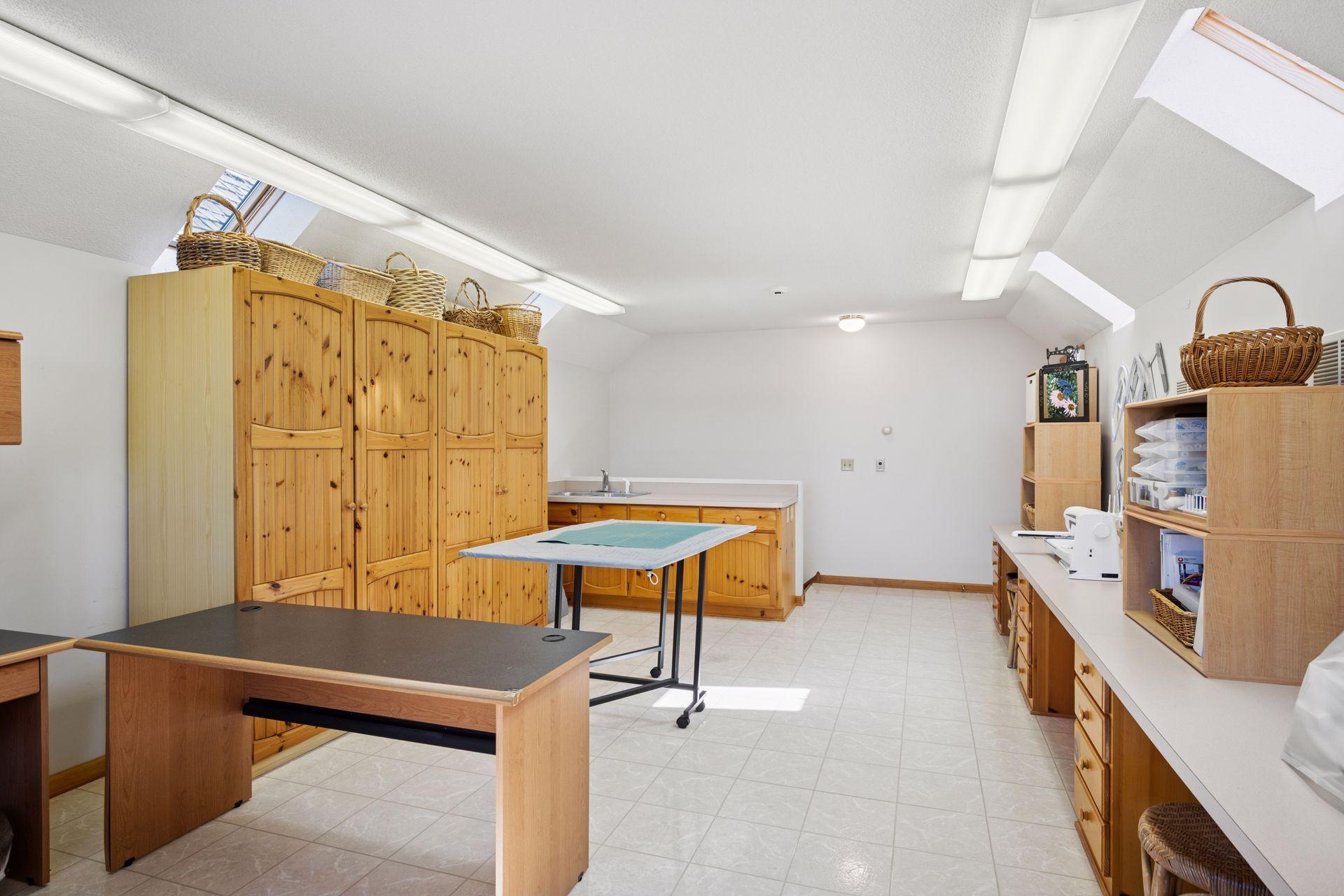 7040 Meridian Avenue S