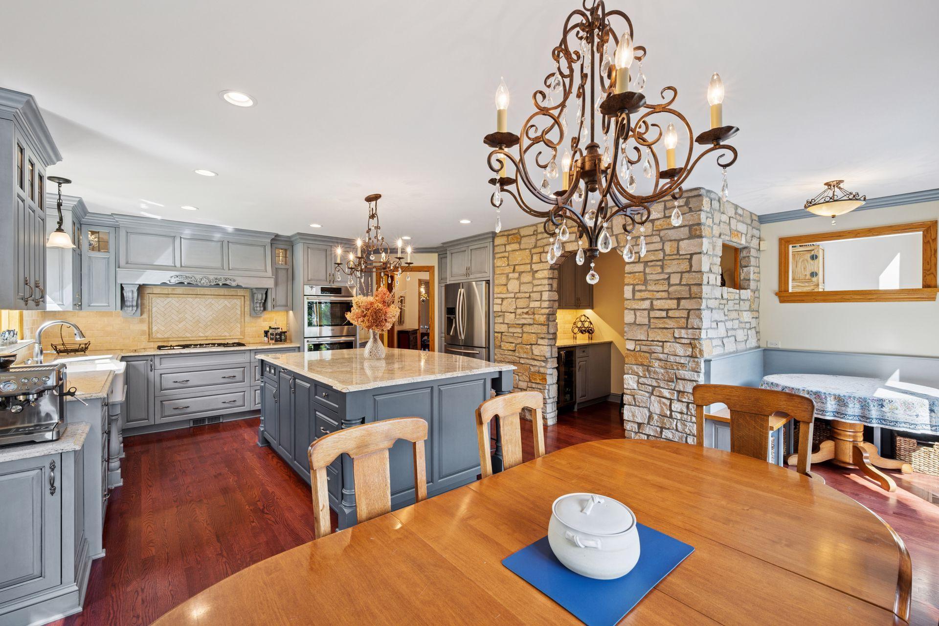 7040 Meridian Avenue S