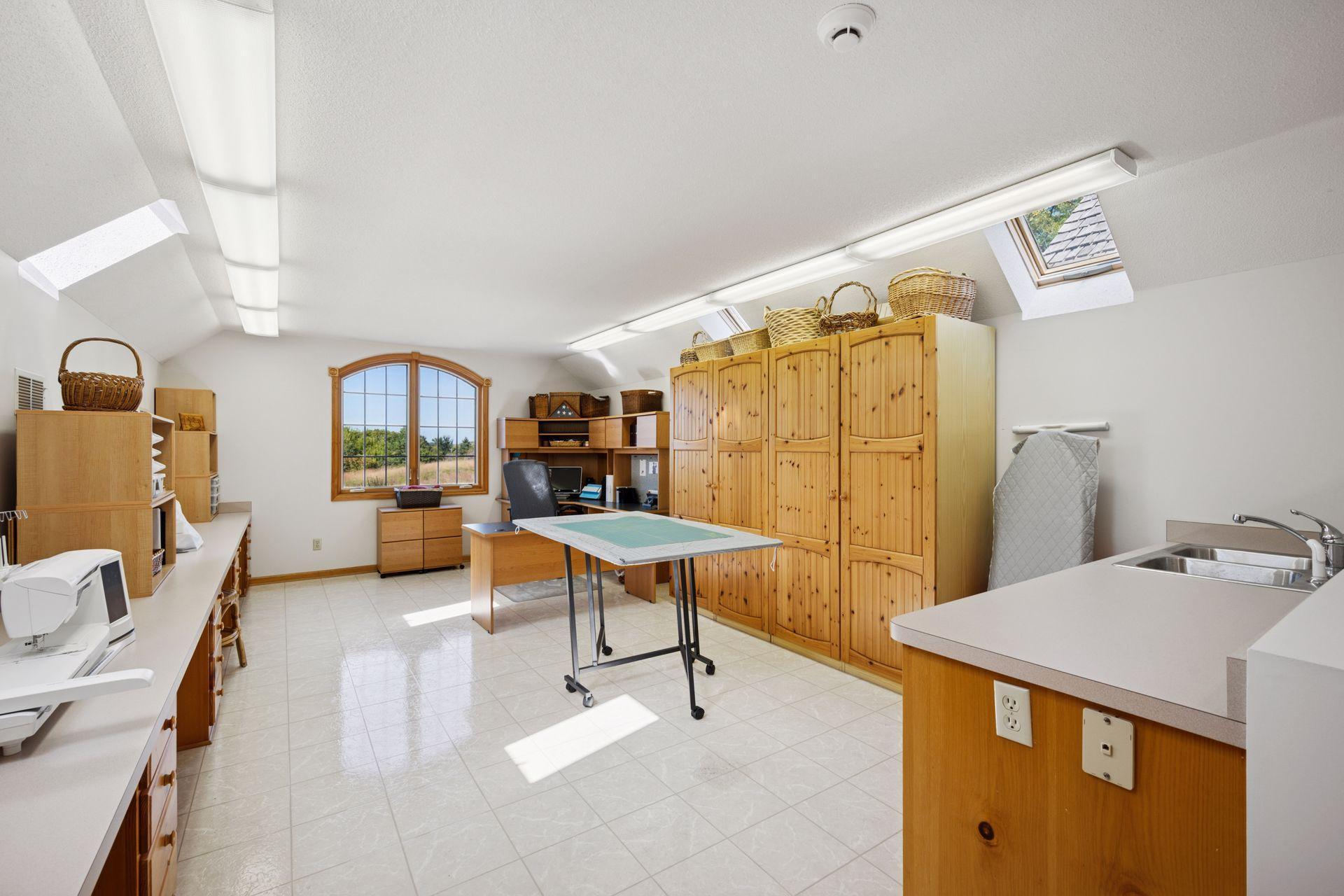 7040 Meridian Avenue S