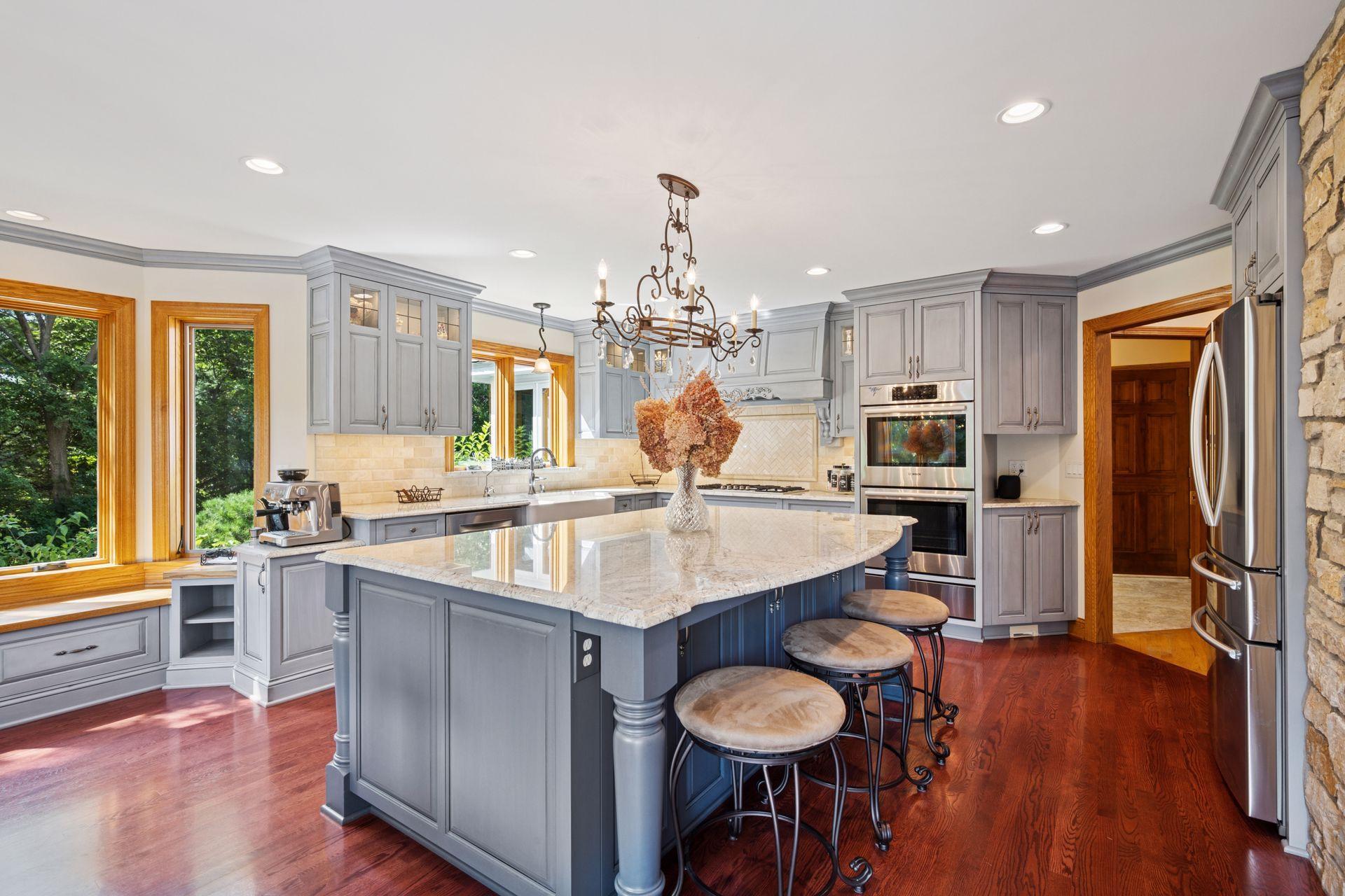 7040 Meridian Avenue S