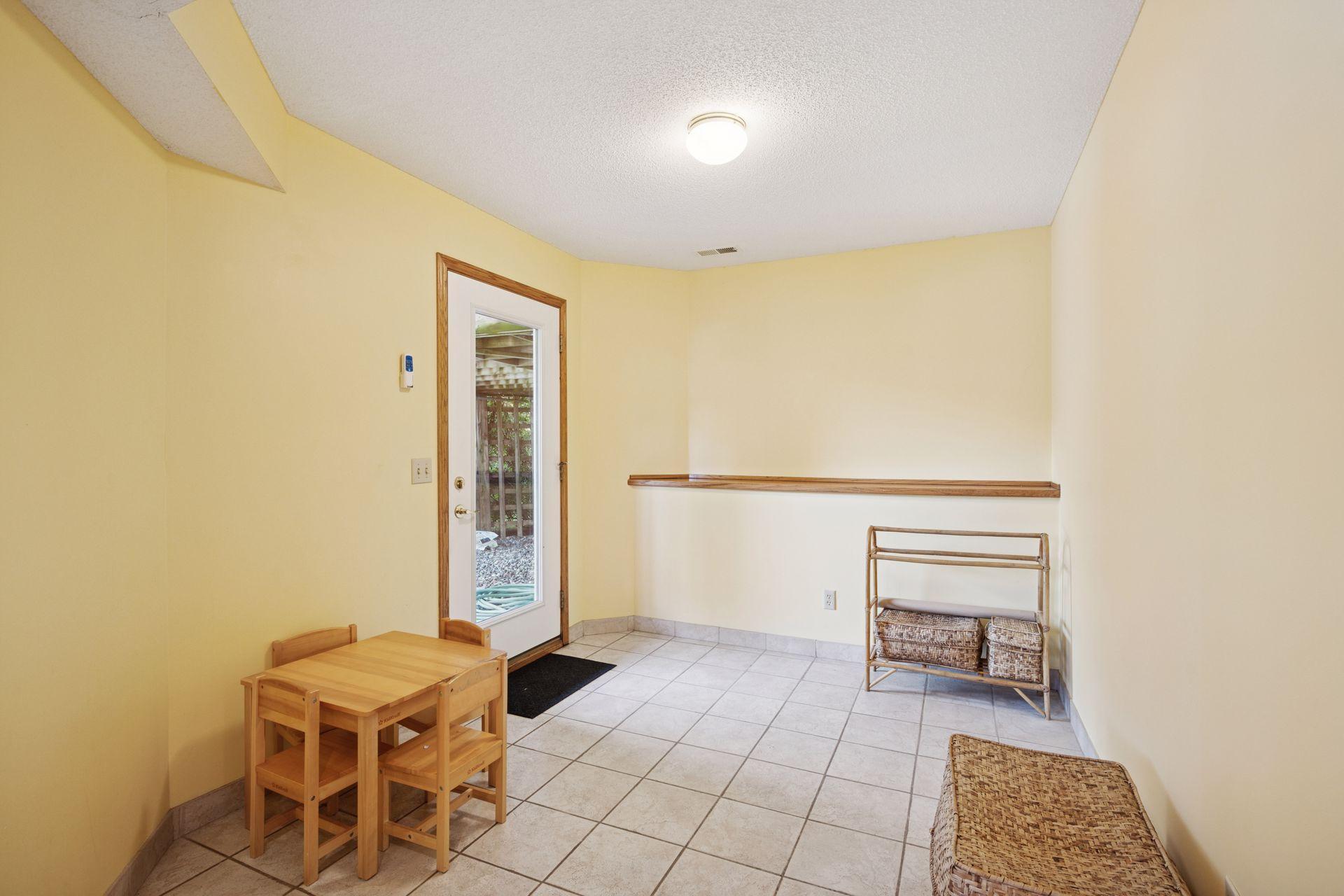 7040 Meridian Avenue S