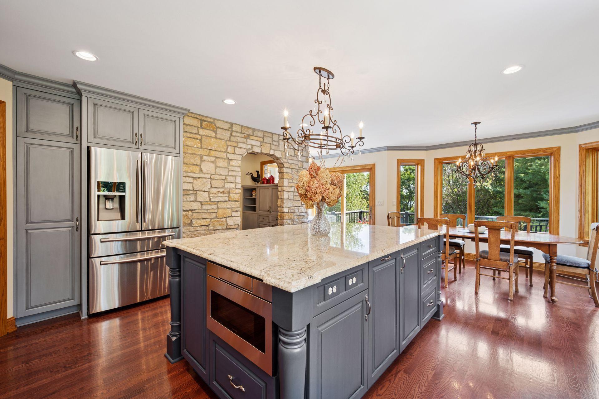 7040 Meridian Avenue S